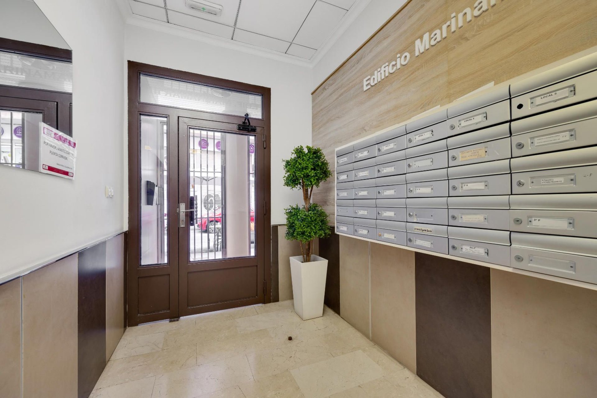 Resale - Apartment / flat -
Torrevieja - Centro