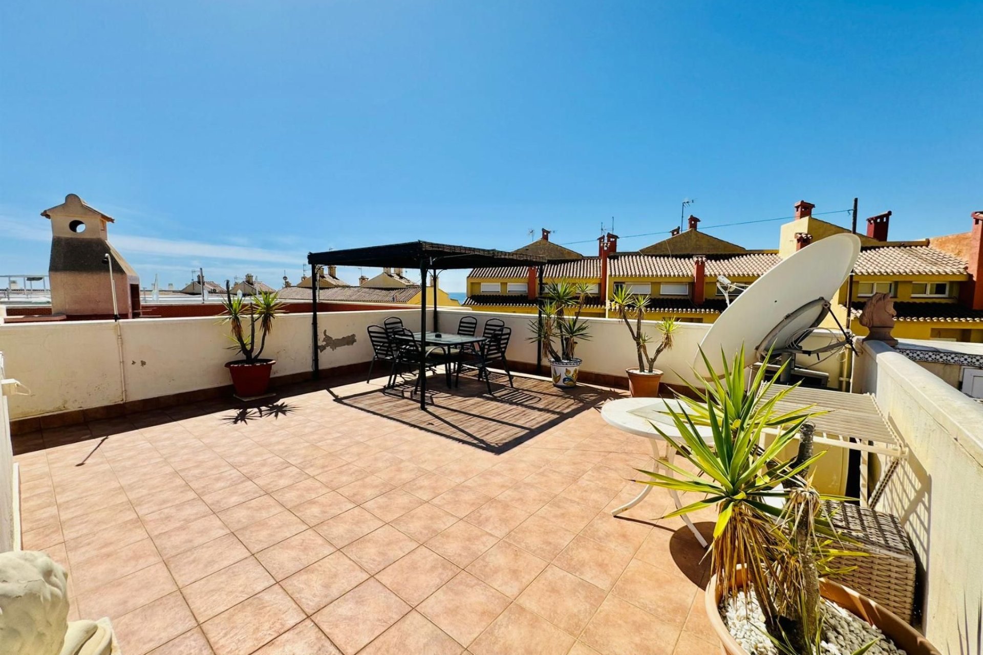 Resale - Apartment / flat -
Torrevieja - Eliseos playa