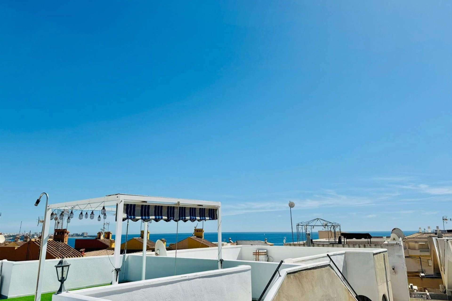 Resale - Apartment / flat -
Torrevieja - Eliseos playa