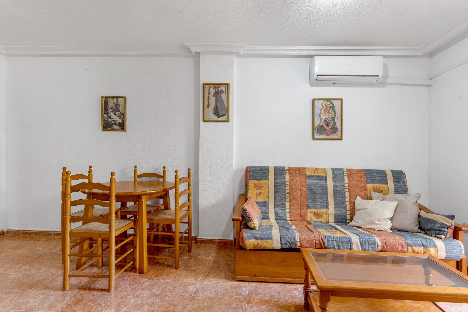 Resale - Apartment / flat -
Torrevieja - Estacion de autobuses