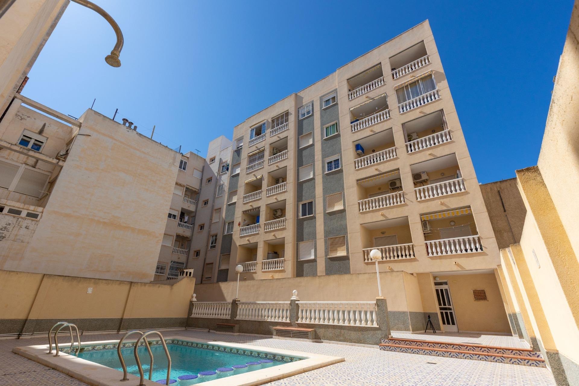 Resale - Apartment / flat -
Torrevieja - Estacion de autobuses