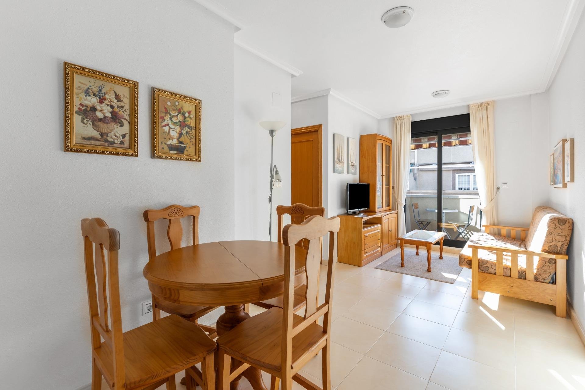 Resale - Apartment / flat -
Torrevieja - Estacion de autobuses