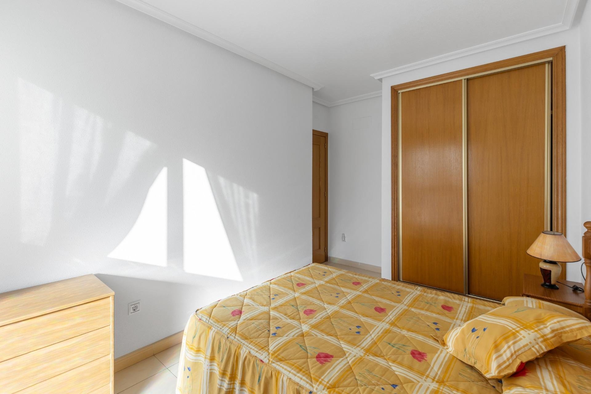 Resale - Apartment / flat -
Torrevieja - Estacion de autobuses