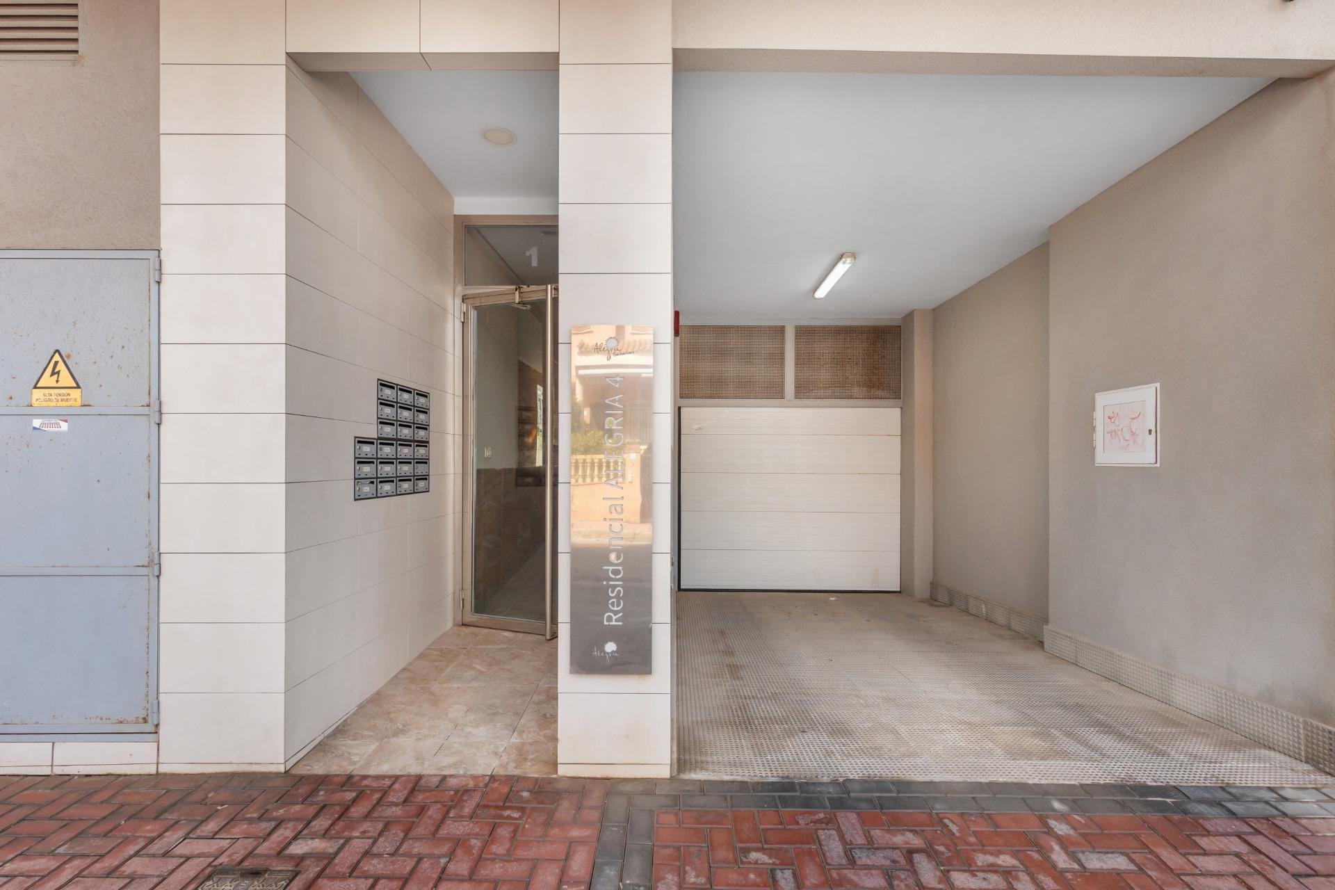 Resale - Apartment / flat -
Torrevieja - Frutales - Rosaleda