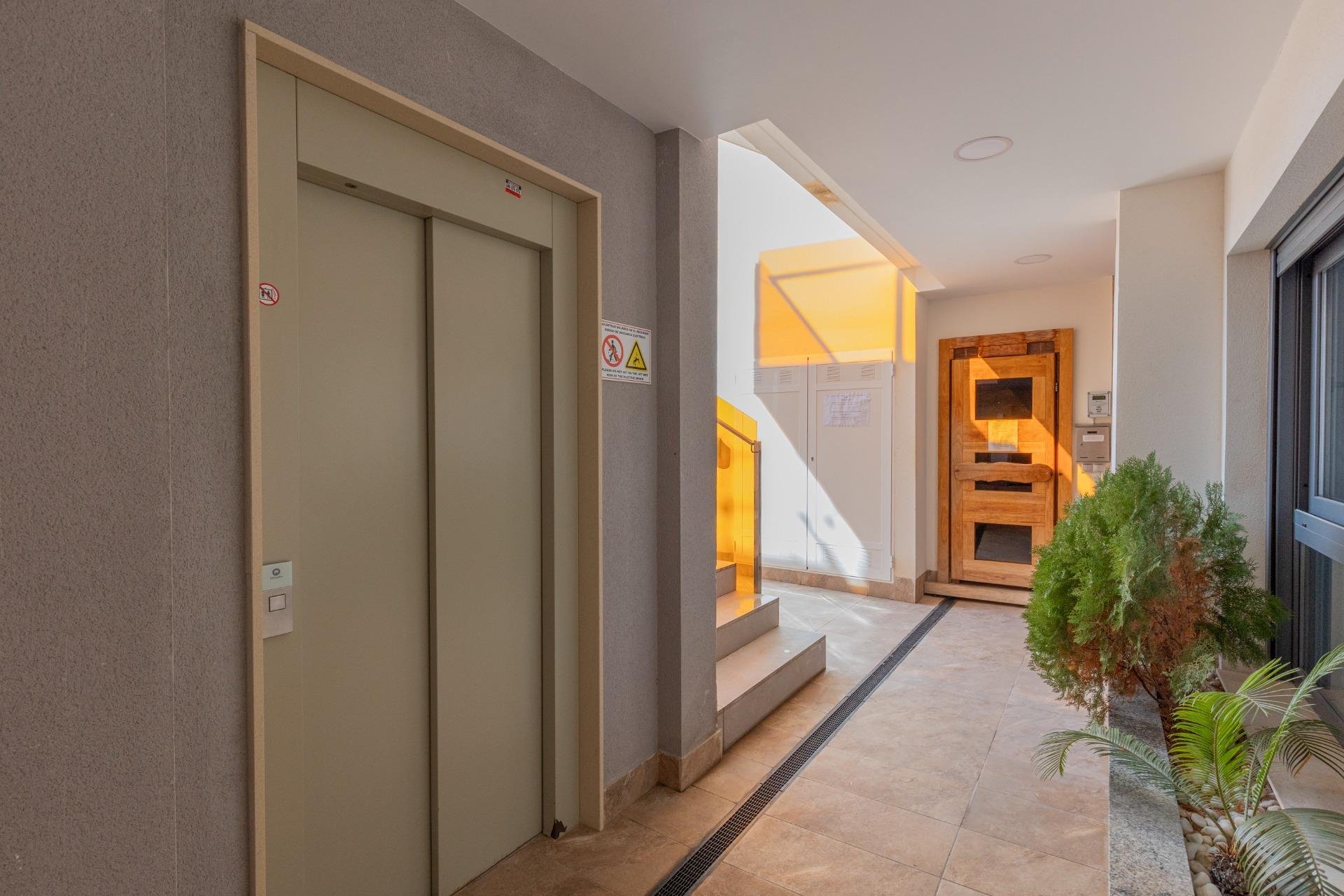 Resale - Apartment / flat -
Torrevieja - Frutales - Rosaleda