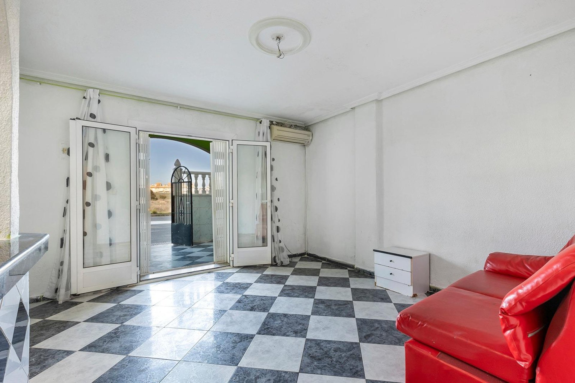 Resale - Apartment / flat -
Torrevieja - La Mata pueblo