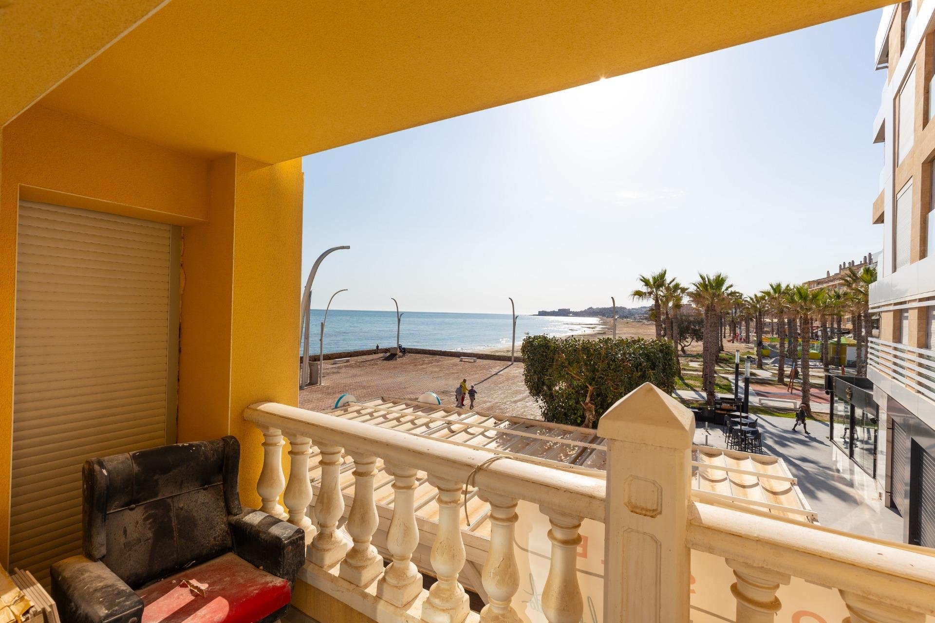 Resale - Apartment / flat -
Torrevieja - La Mata pueblo