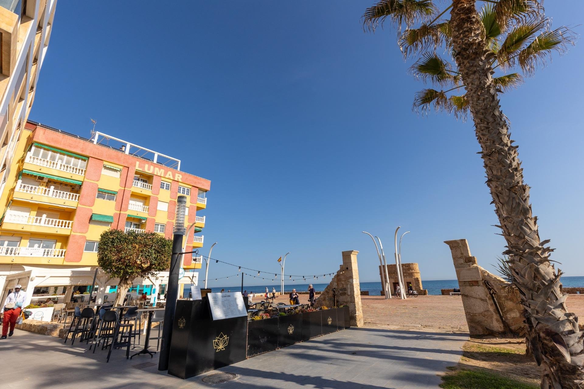 Resale - Apartment / flat -
Torrevieja - La Mata pueblo