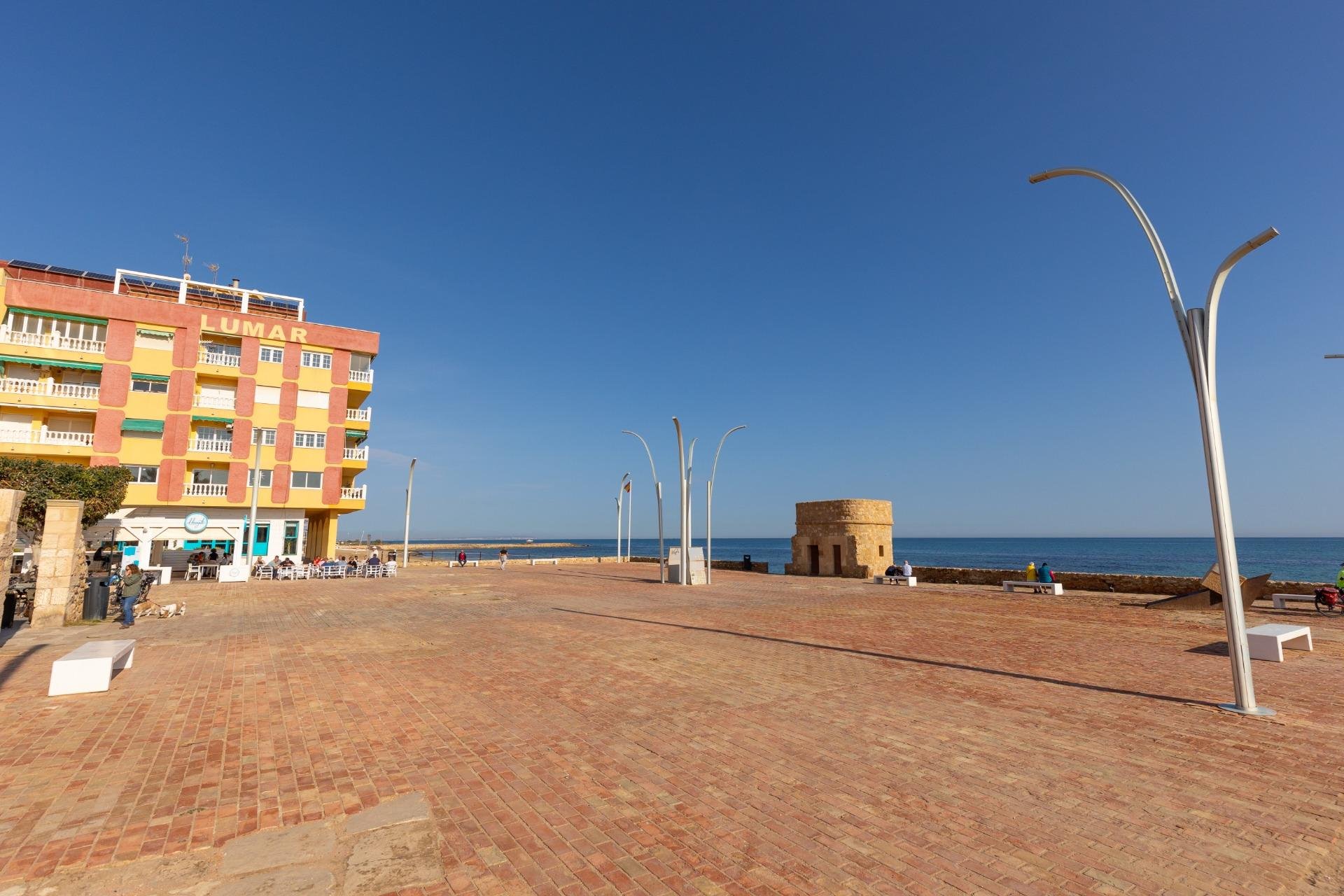 Resale - Apartment / flat -
Torrevieja - La Mata pueblo