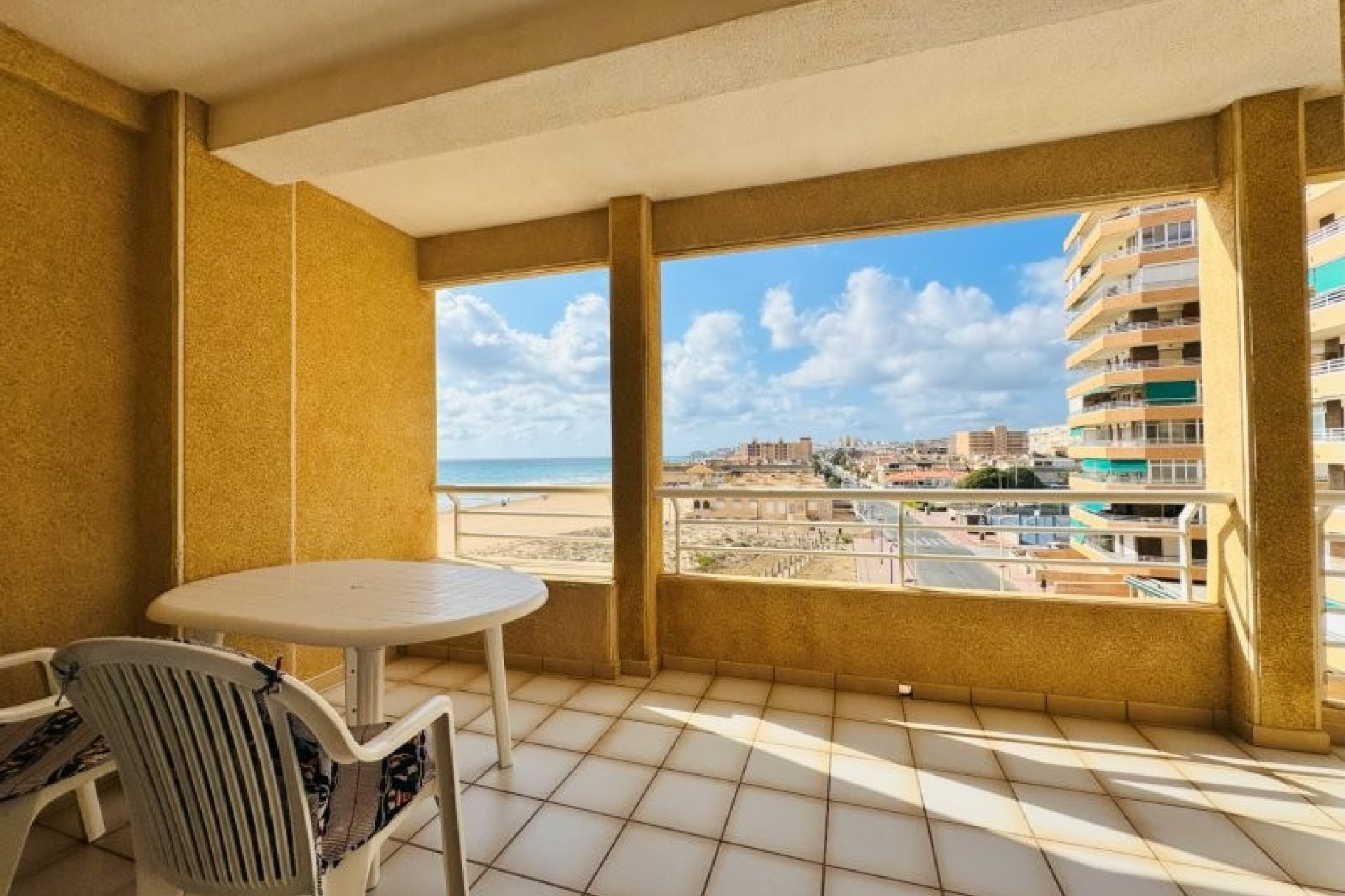 Resale - Apartment / flat -
Torrevieja - La Mata