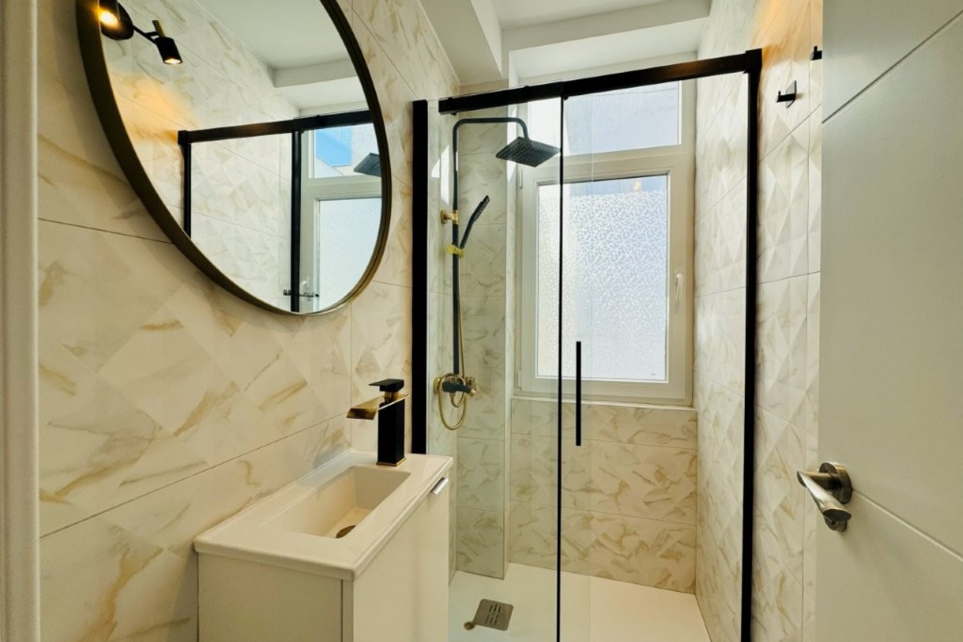 Resale - Apartment / flat -
Torrevieja - La Mata