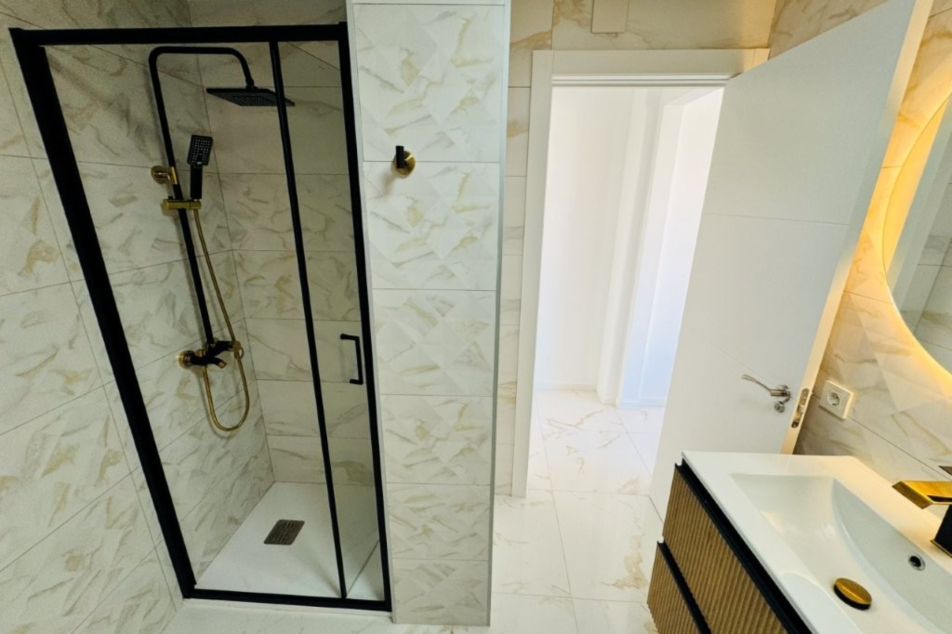 Resale - Apartment / flat -
Torrevieja - La Mata