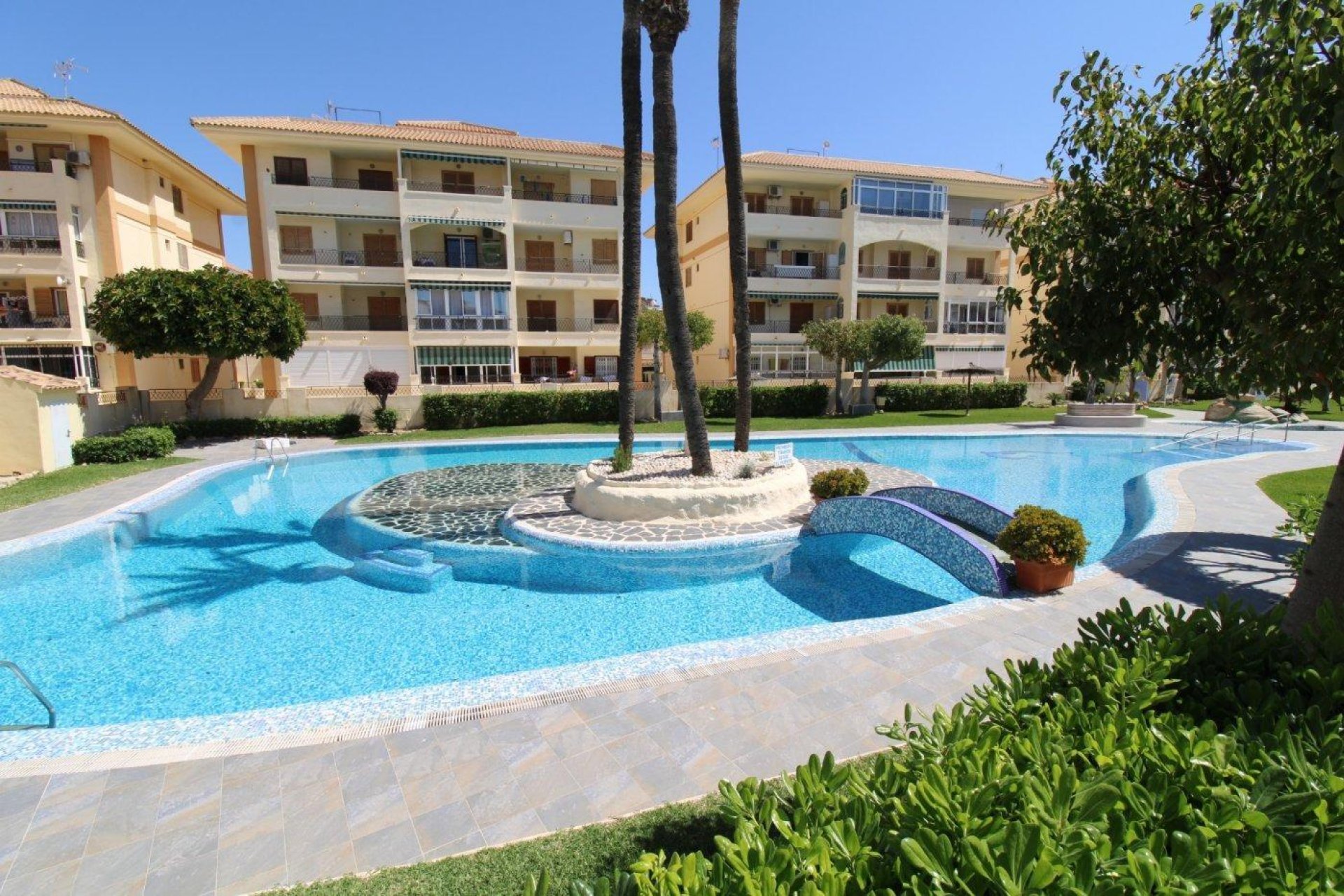 Resale - Apartment / flat -
Torrevieja - La Mata