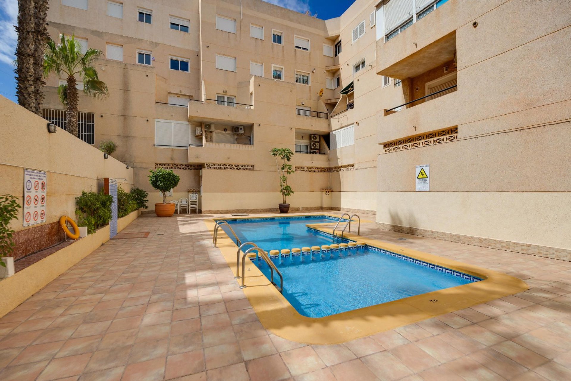 Resale - Apartment / flat -
Torrevieja - La Mata