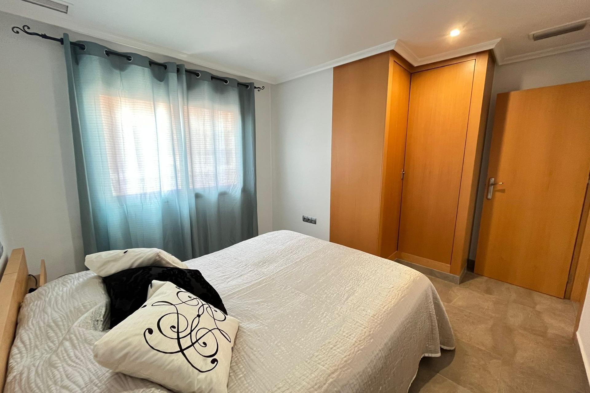 Resale - Apartment / flat -
Torrevieja - La Mata