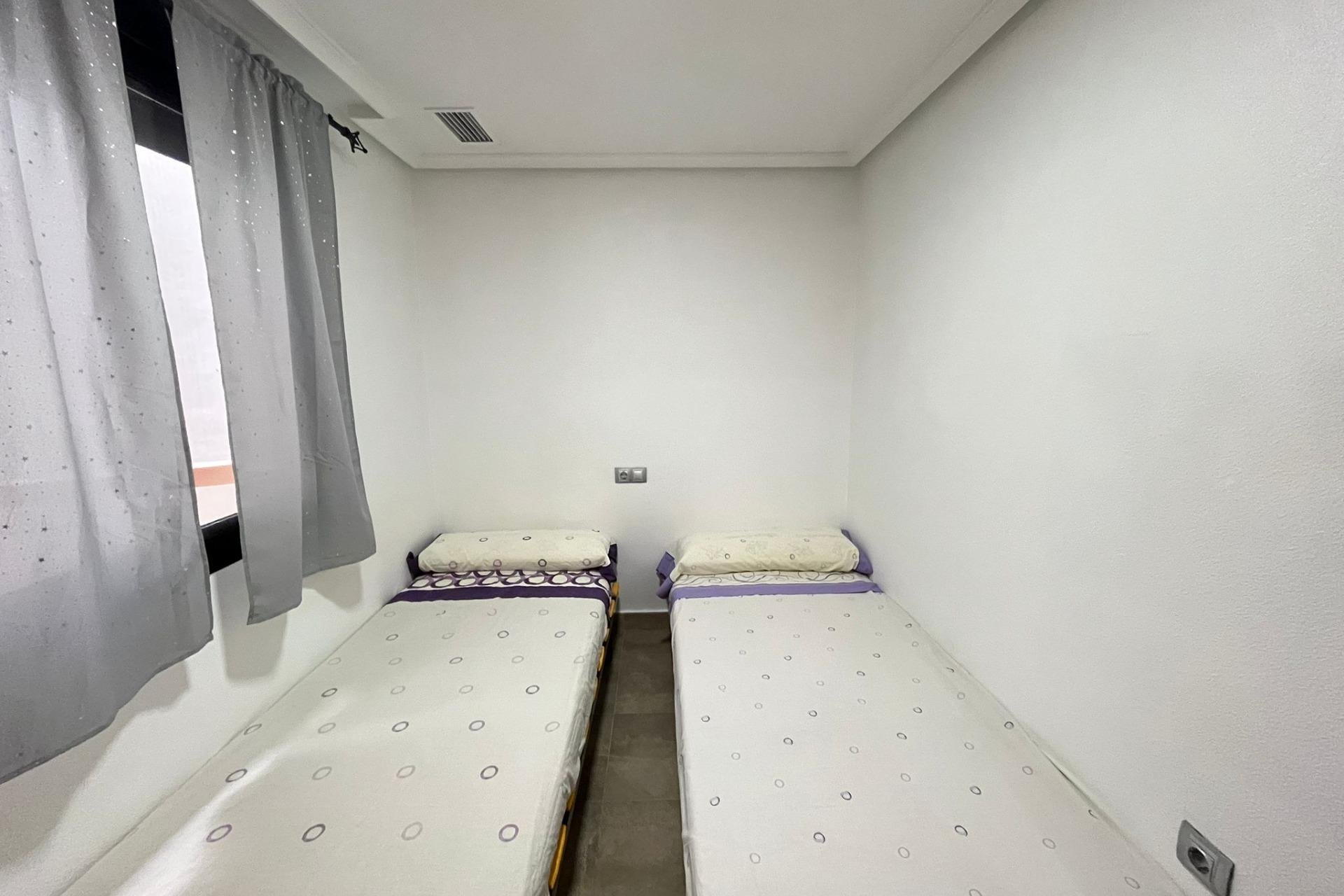 Resale - Apartment / flat -
Torrevieja - La Mata