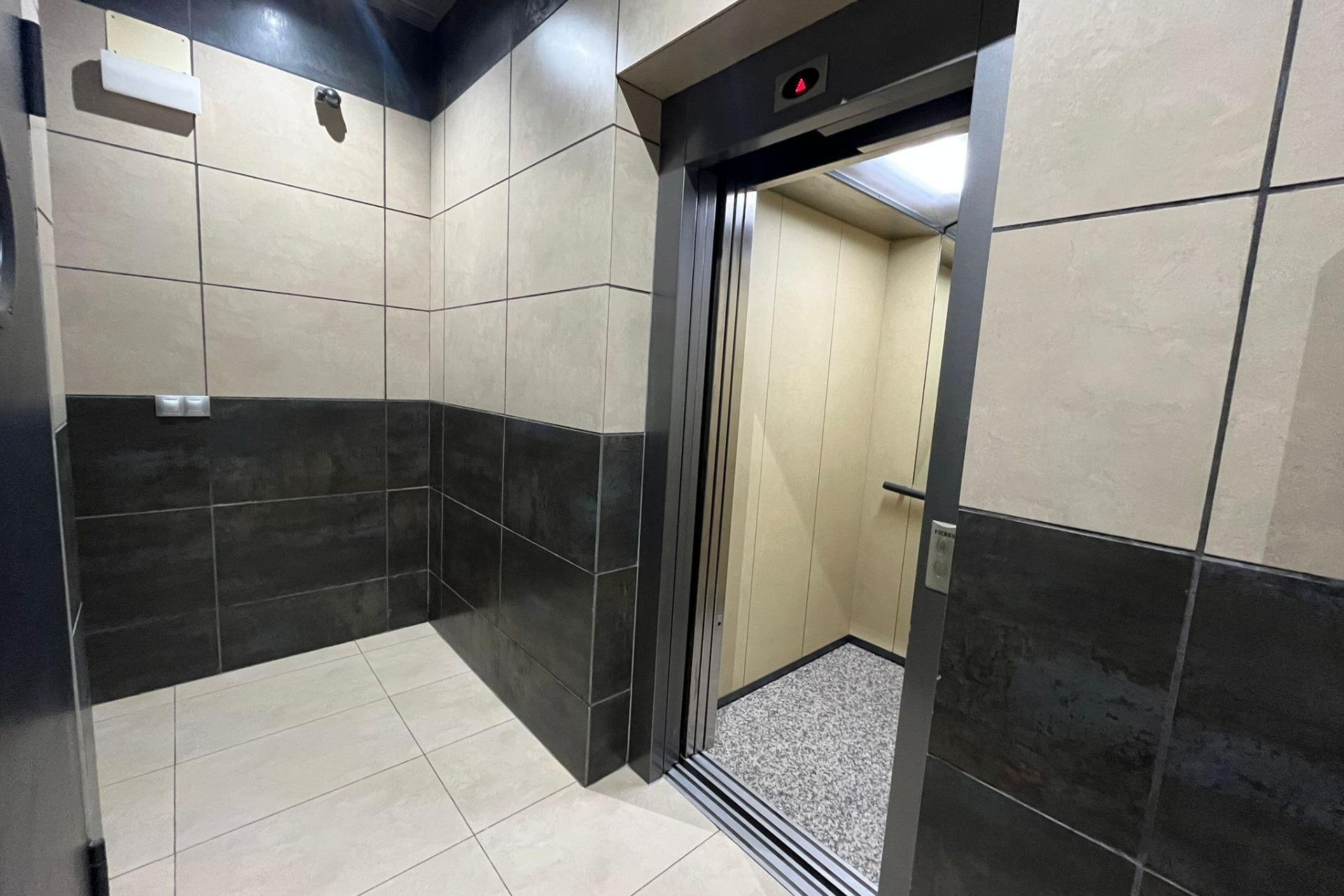 Resale - Apartment / flat -
Torrevieja - La Mata