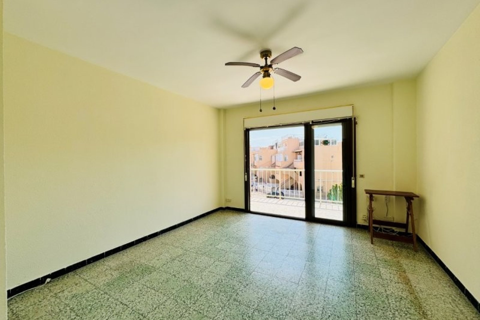 Resale - Apartment / flat -
Torrevieja - La Mata