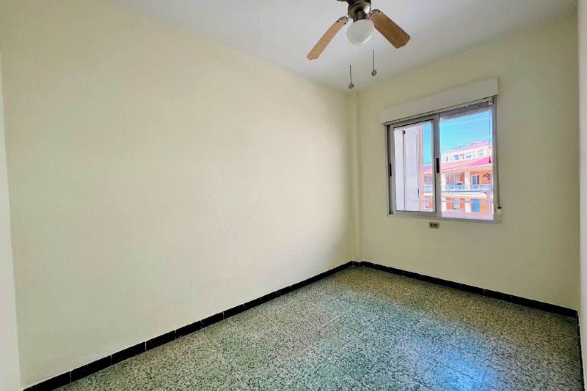 Resale - Apartment / flat -
Torrevieja - La Mata