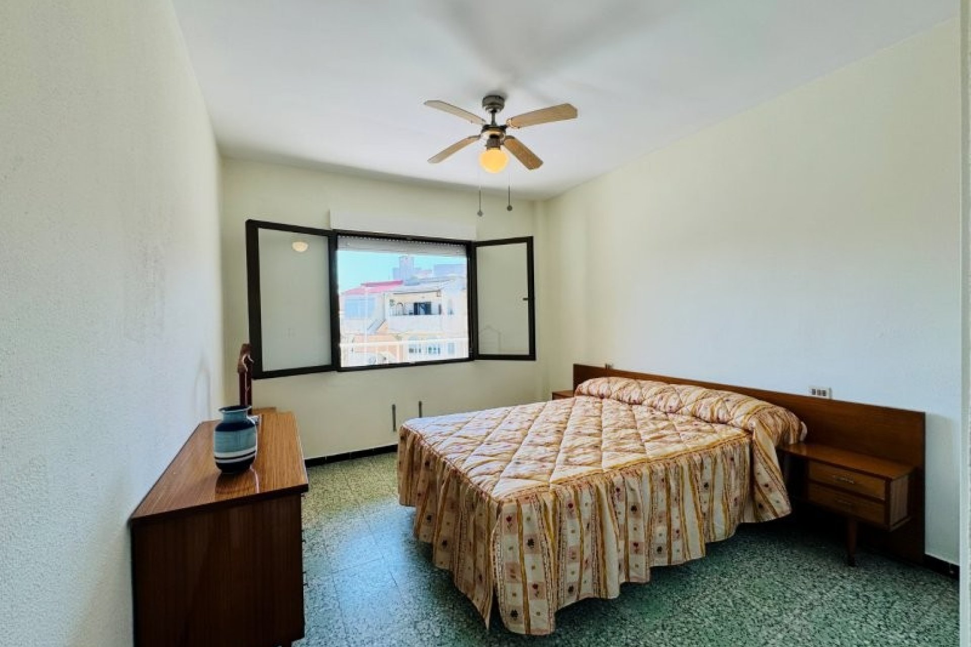 Resale - Apartment / flat -
Torrevieja - La Mata