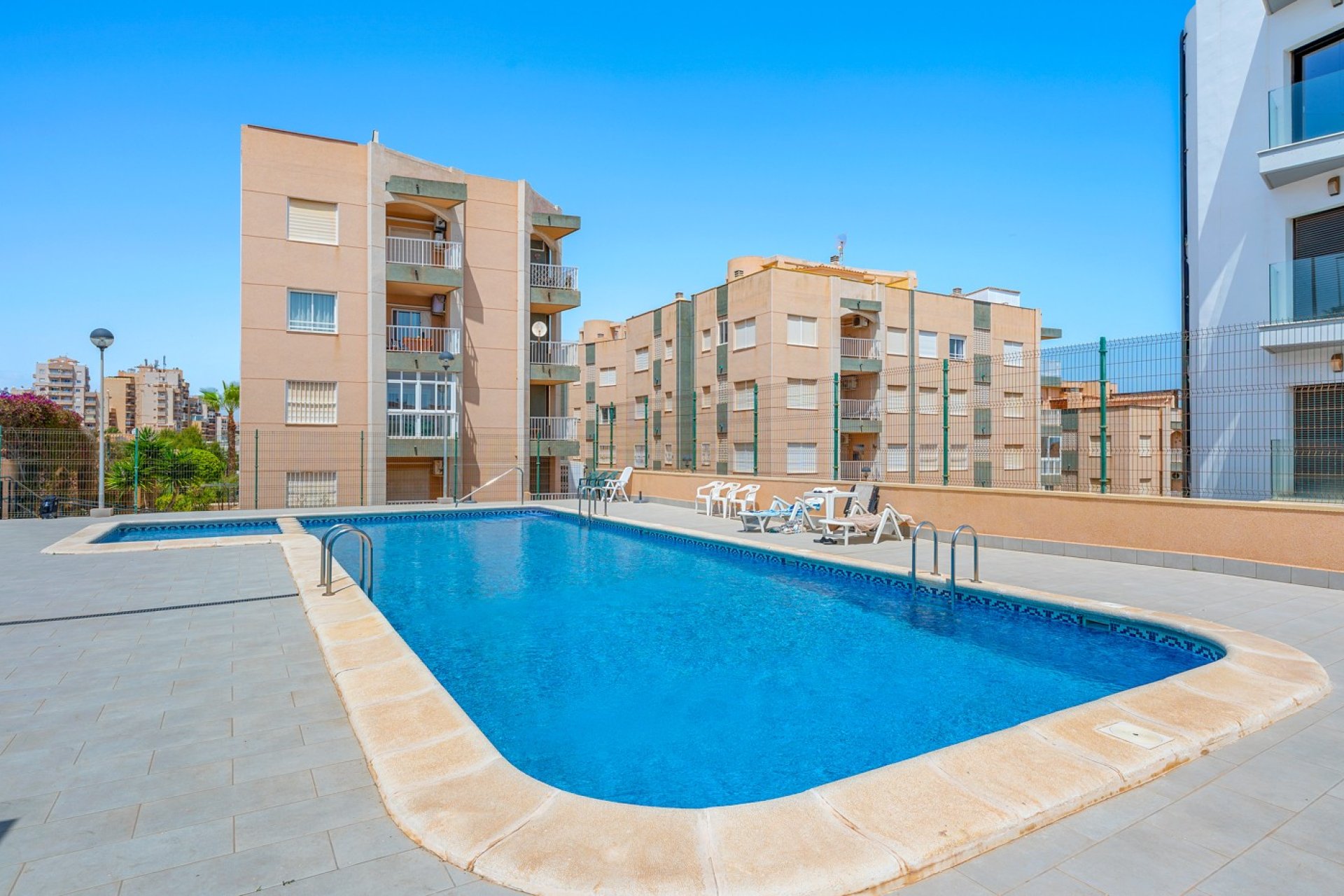 Resale - Apartment / flat -
Torrevieja - La Mata