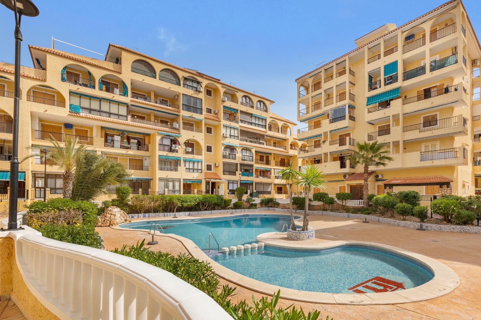 Resale - Apartment / flat -
Torrevieja - La Mata