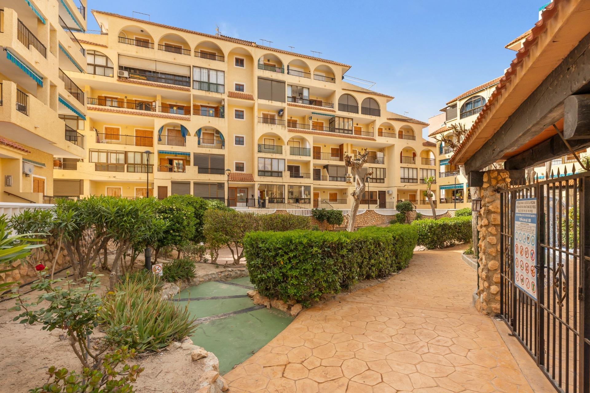 Resale - Apartment / flat -
Torrevieja - La Mata