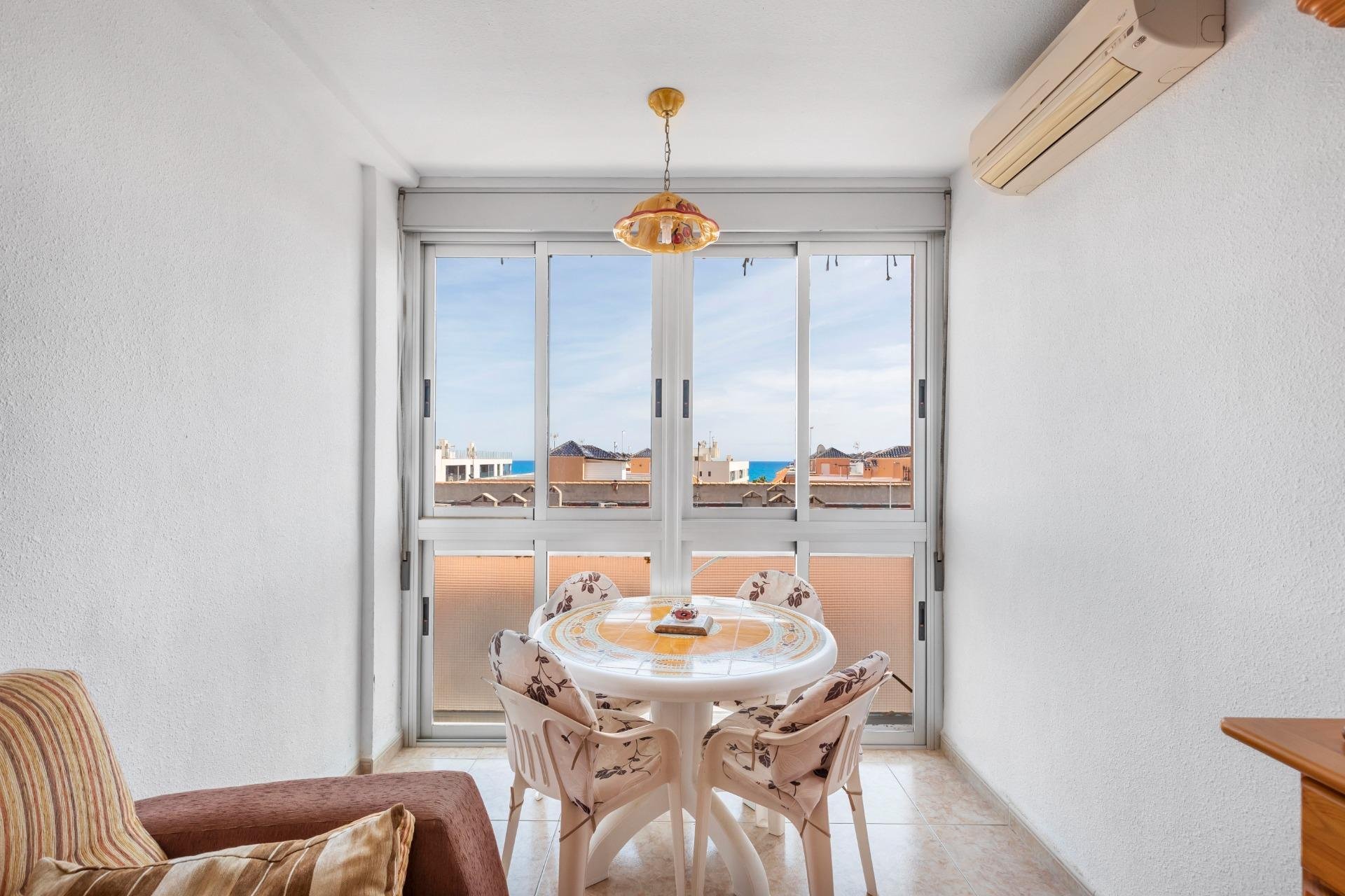 Resale - Apartment / flat -
Torrevieja - La Mata