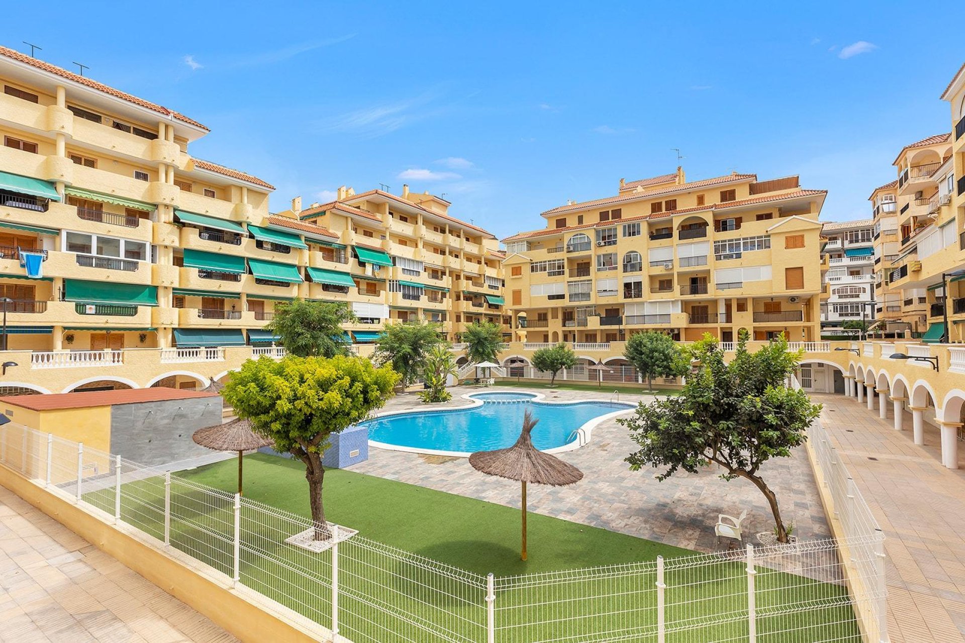 Resale - Apartment / flat -
Torrevieja - La Mata