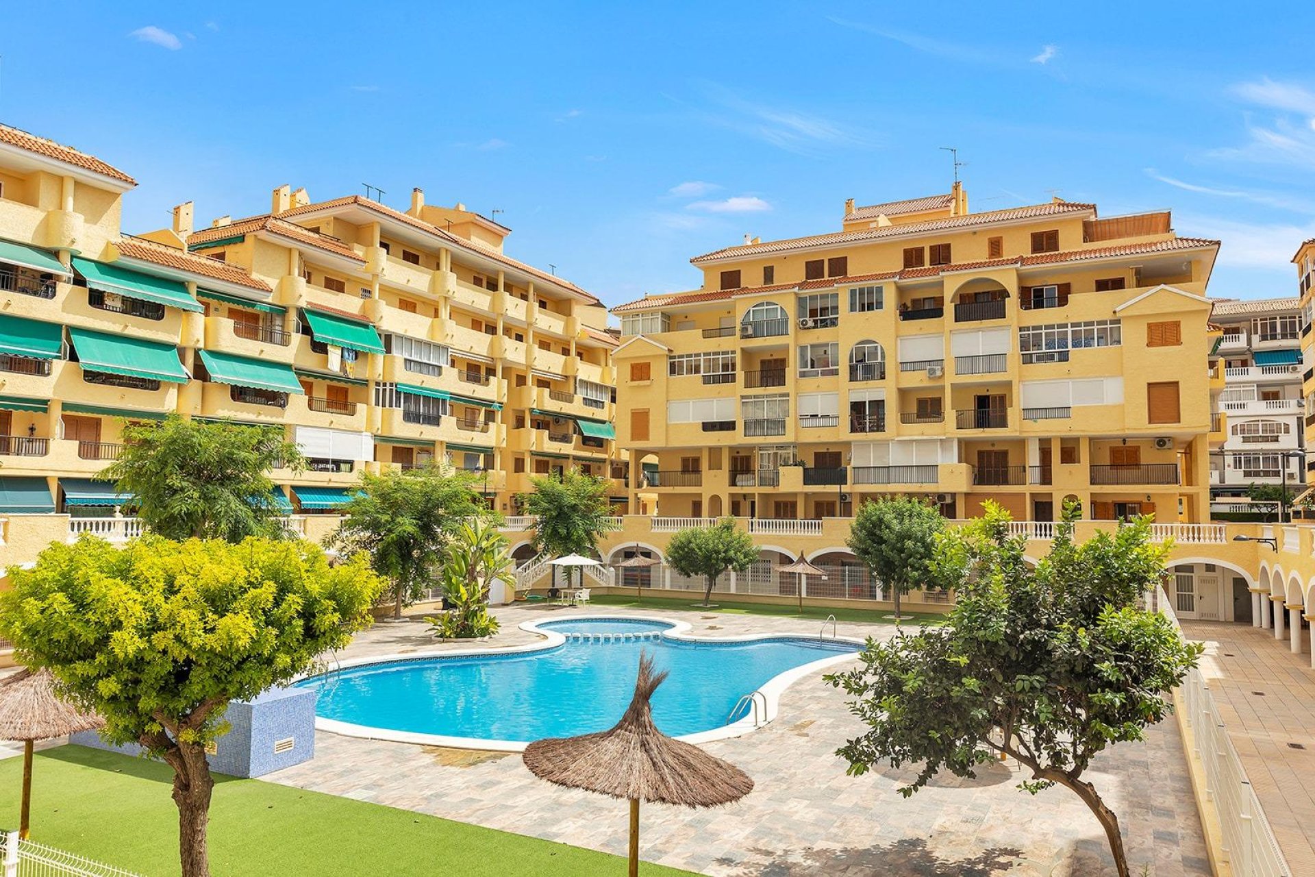 Resale - Apartment / flat -
Torrevieja - La Mata