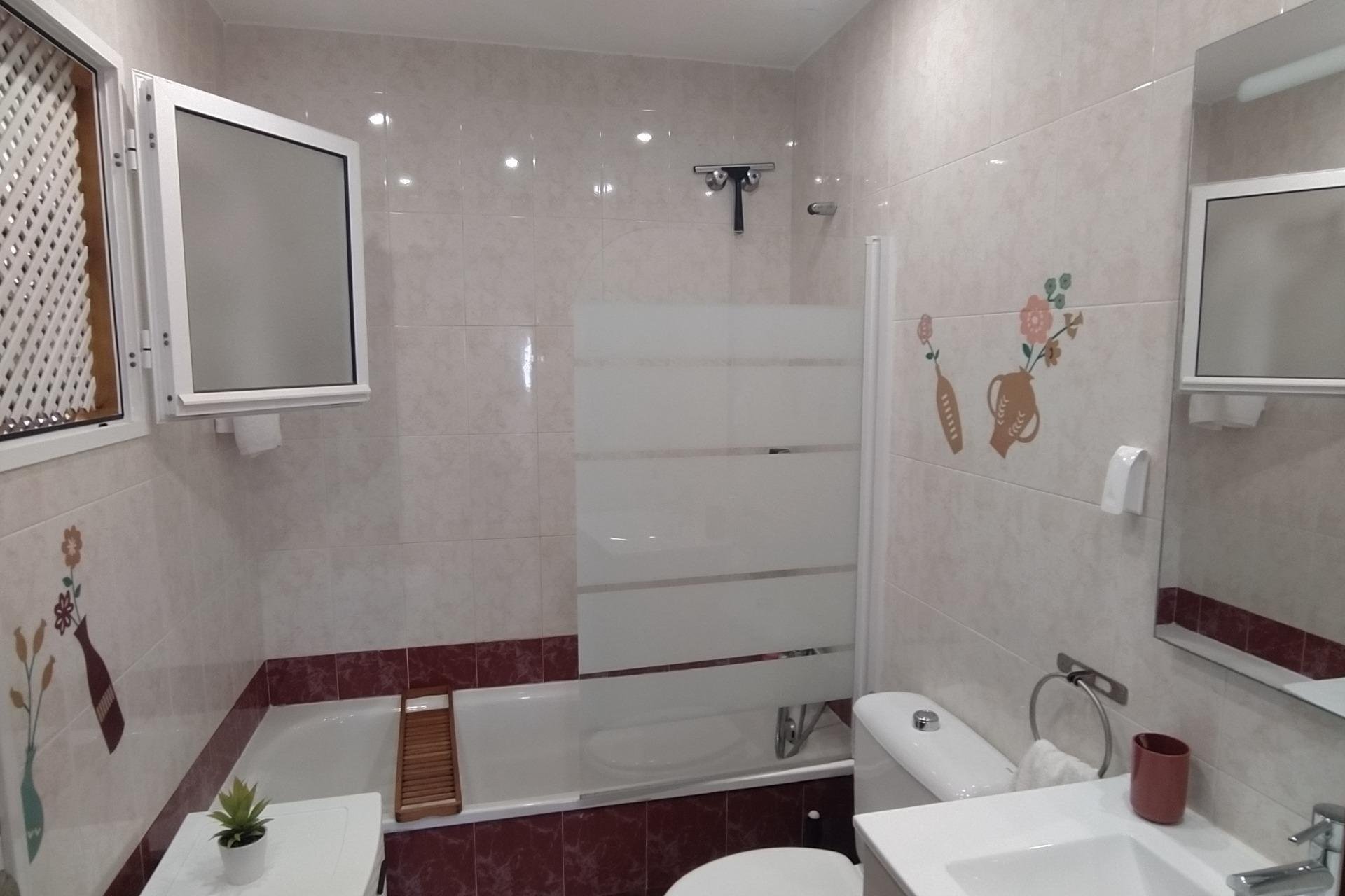 Resale - Apartment / flat -
Torrevieja - La Mata