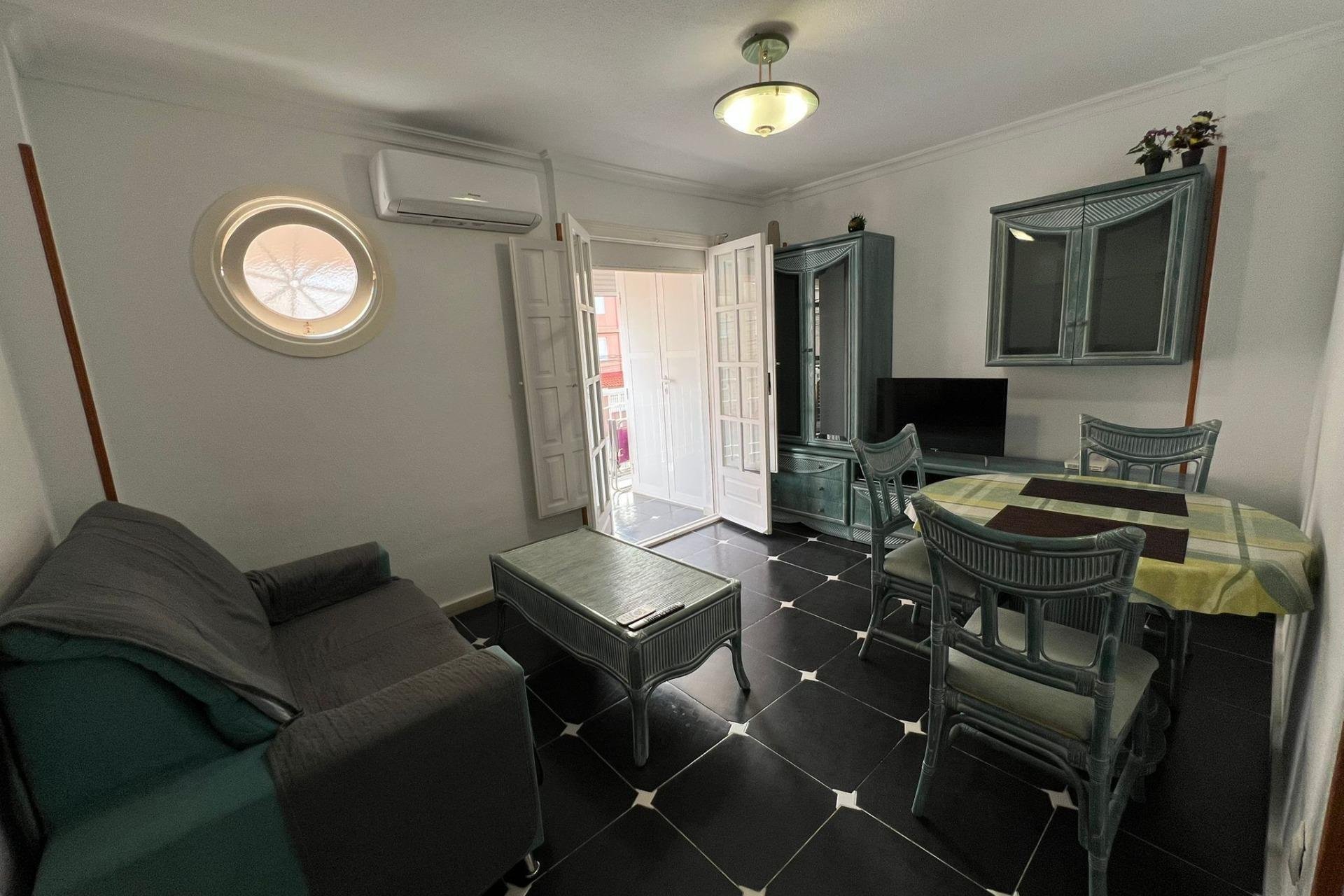 Resale - Apartment / flat -
Torrevieja - La Mata