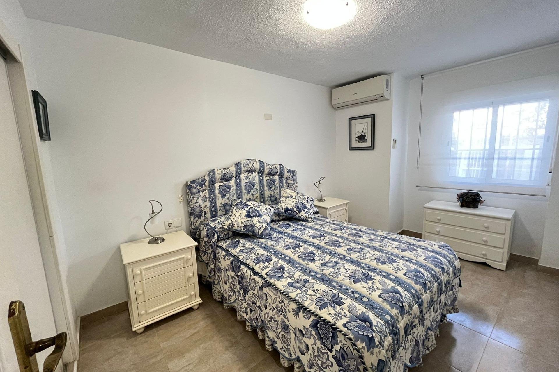 Resale - Apartment / flat -
Torrevieja - La Mata