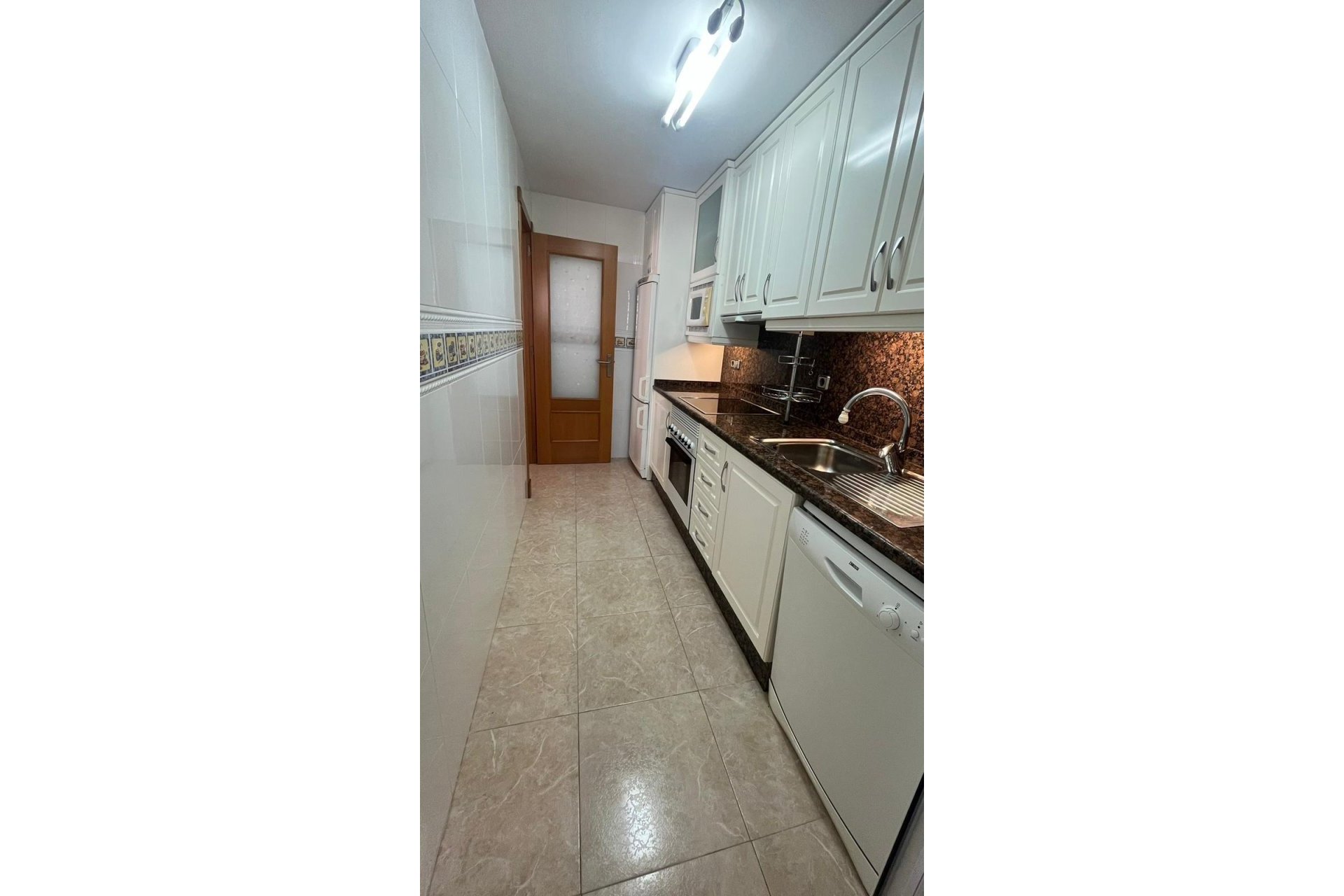 Resale - Apartment / flat -
Torrevieja - La Mata