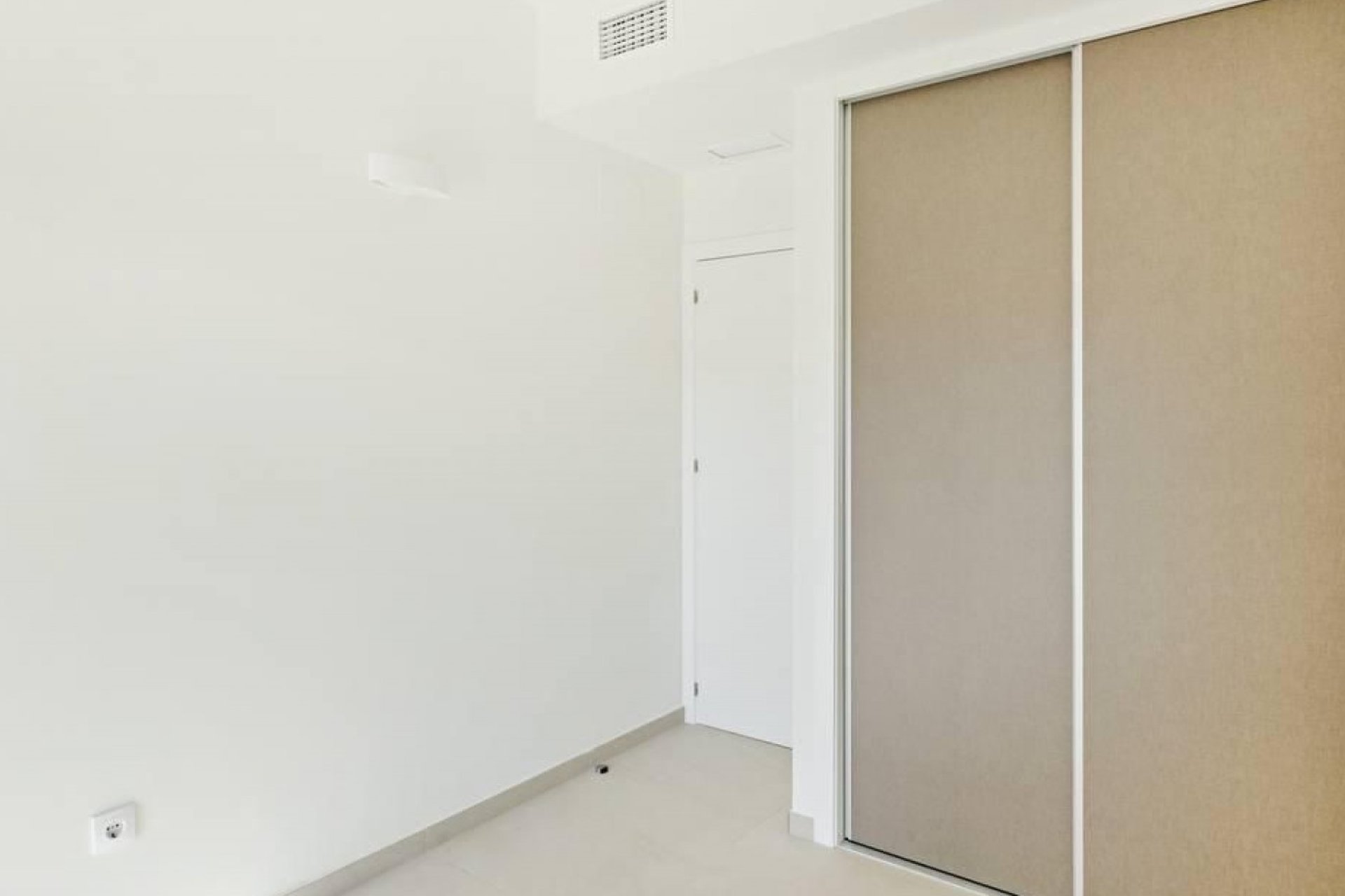 Resale - Apartment / flat -
Torrevieja - La Veleta