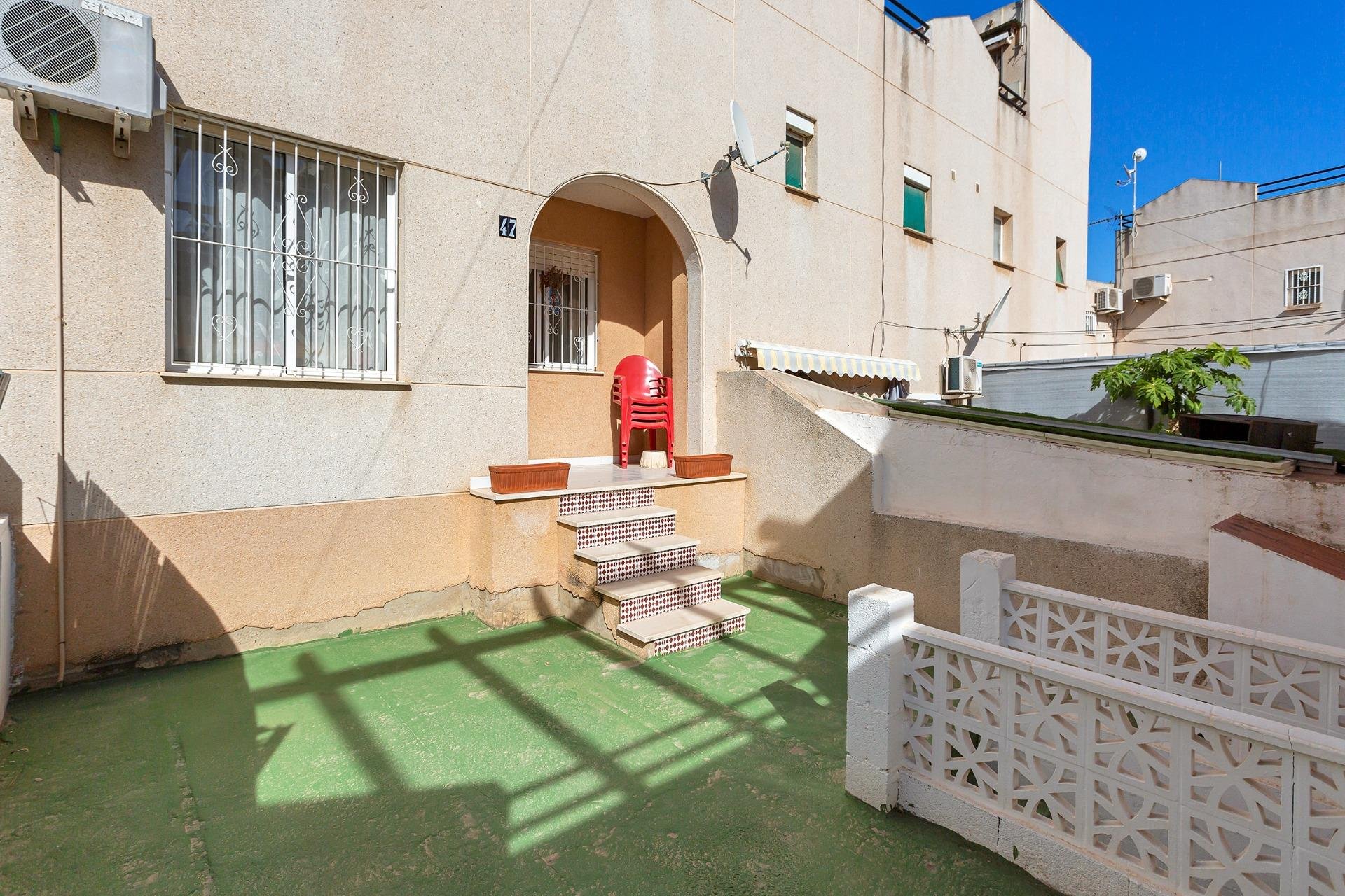 Resale - Apartment / flat -
Torrevieja - Lago jardin