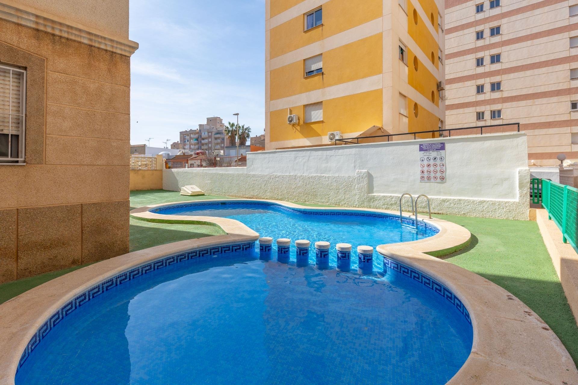 Resale - Apartment / flat -
Torrevieja - Nueva Torrevieja