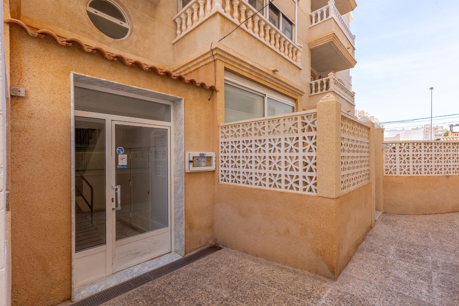Resale - Apartment / flat -
Torrevieja - Nueva Torrevieja