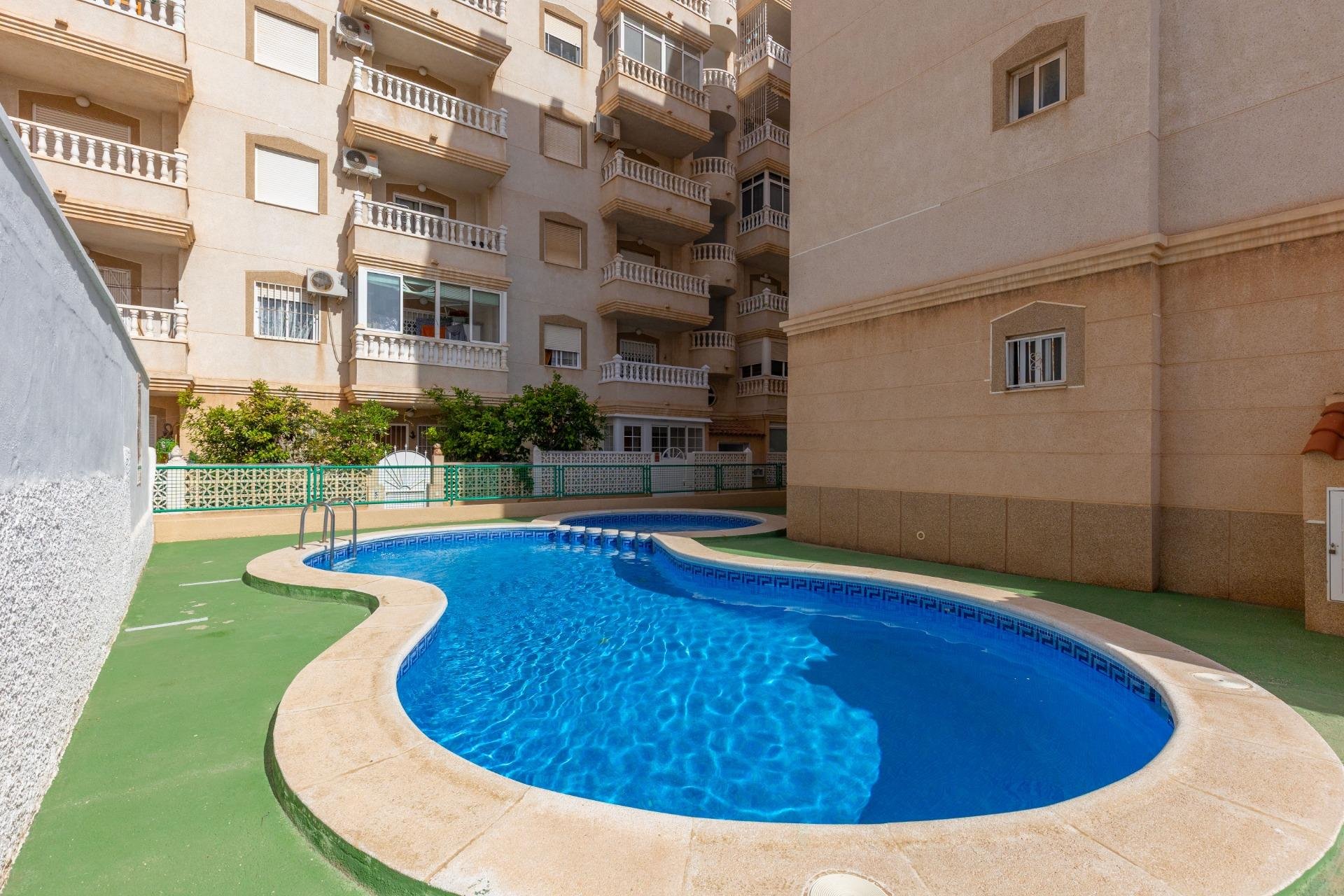 Resale - Apartment / flat -
Torrevieja - Nueva Torrevieja