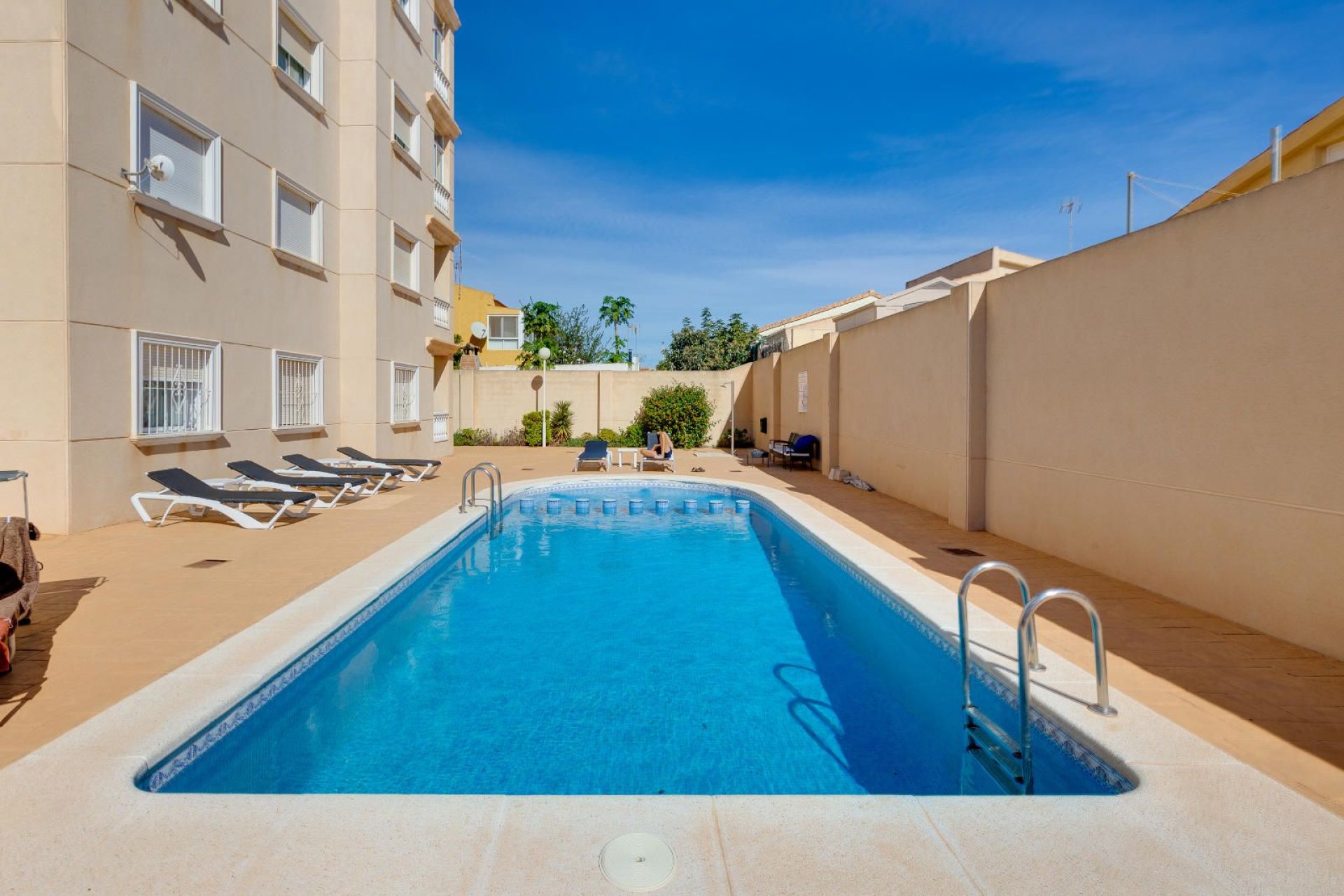 Resale - Apartment / flat -
Torrevieja - Nueva Torrevieja