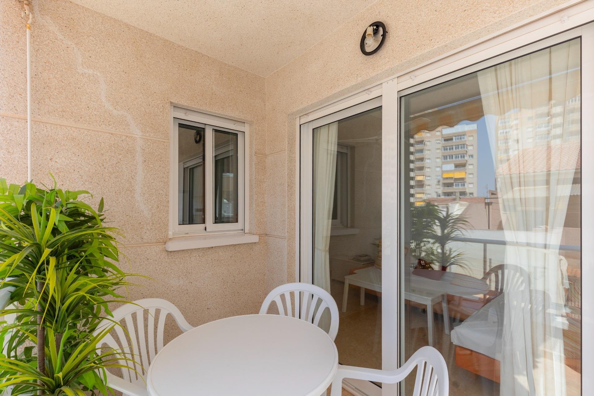 Resale - Apartment / flat -
Torrevieja - Nueva Torrevieja