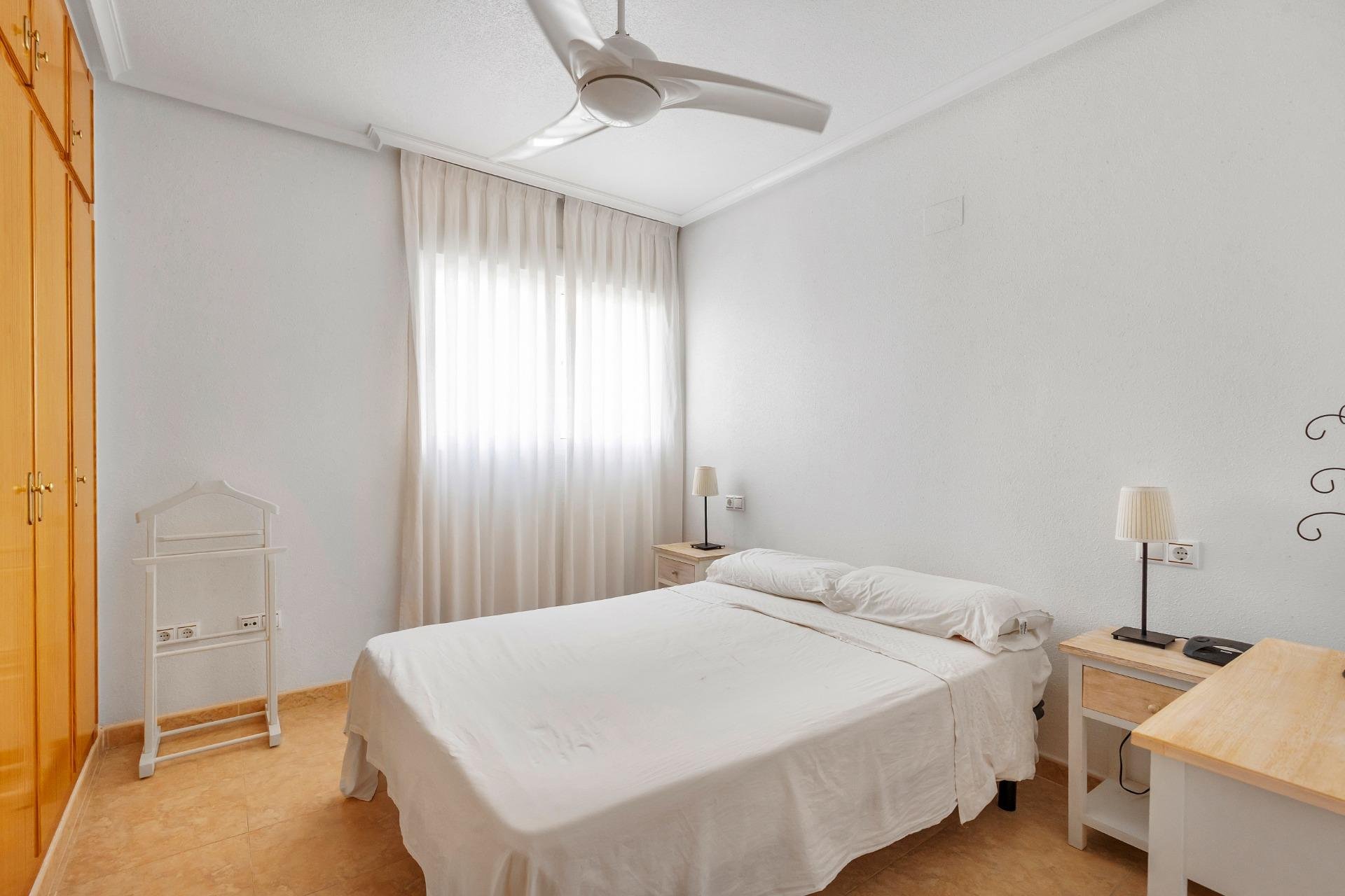 Resale - Apartment / flat -
Torrevieja - Nueva Torrevieja