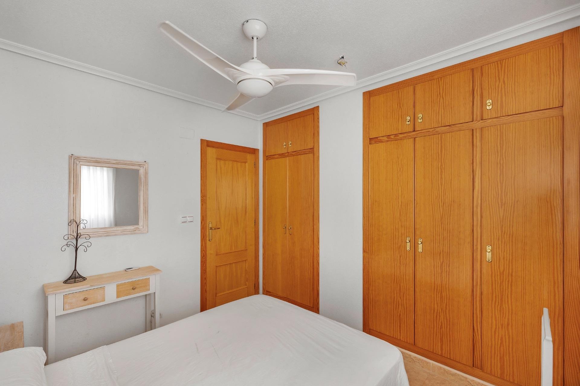 Resale - Apartment / flat -
Torrevieja - Nueva Torrevieja