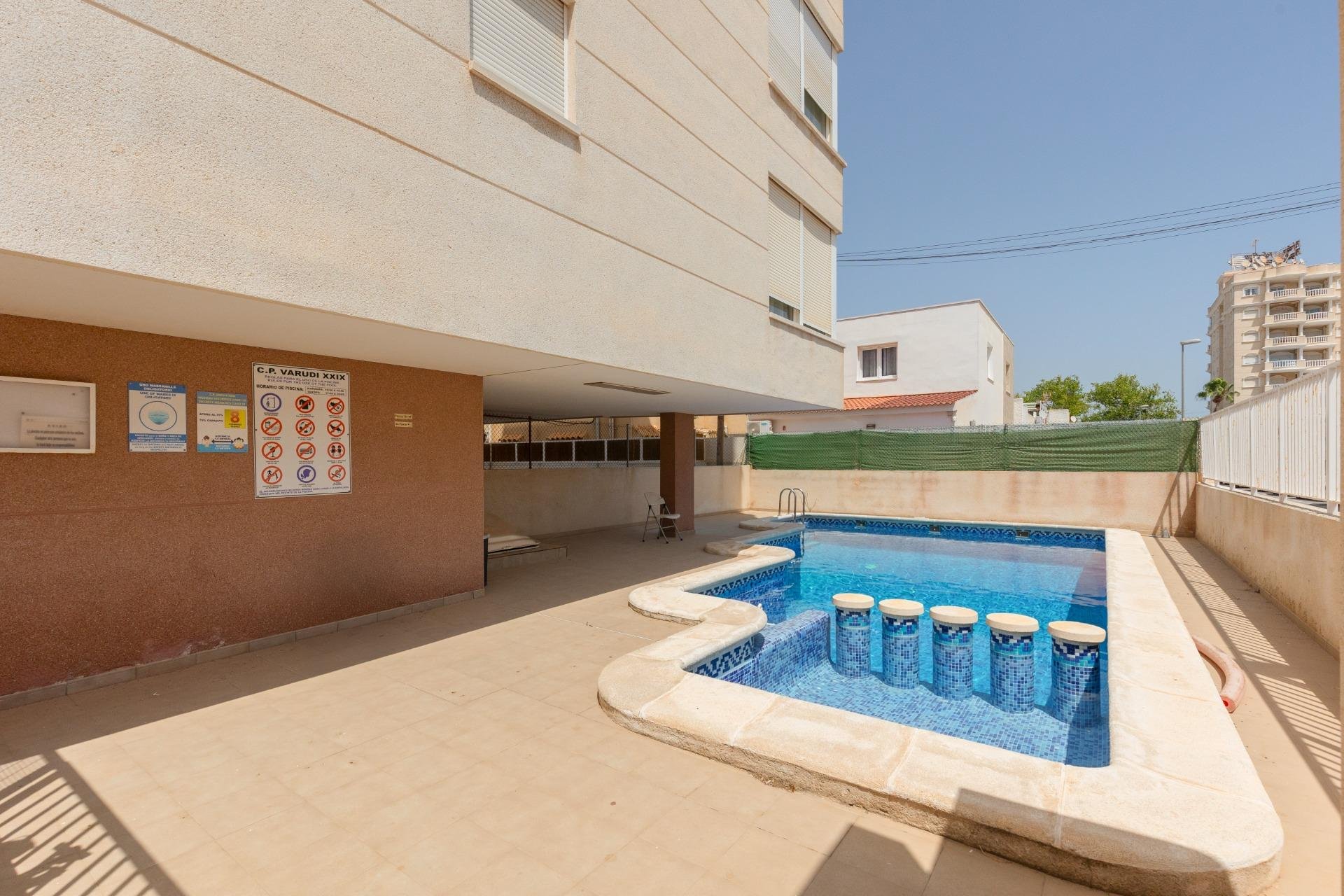 Resale - Apartment / flat -
Torrevieja - Nueva Torrevieja