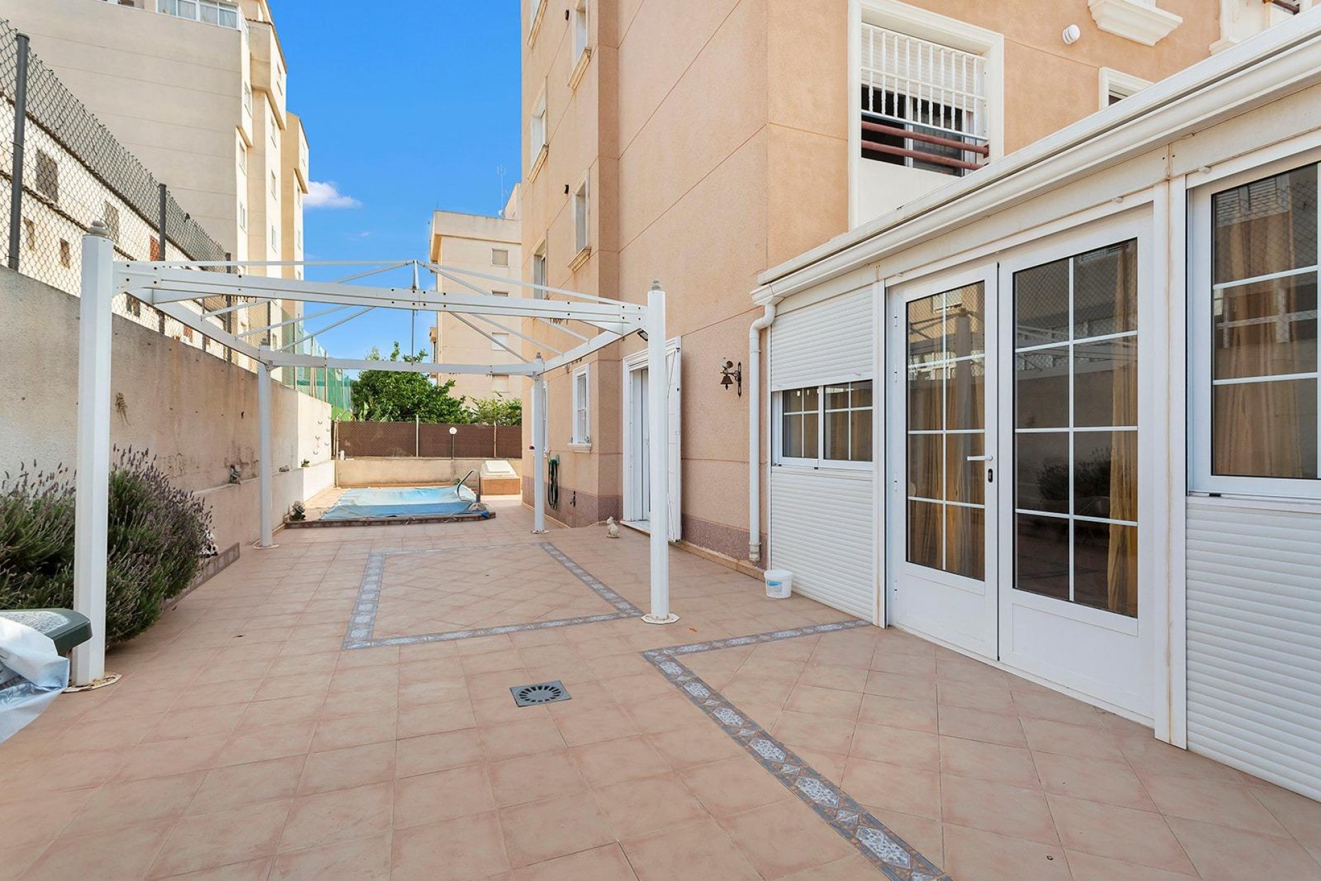 Resale - Apartment / flat -
Torrevieja - Nueva Torrevieja