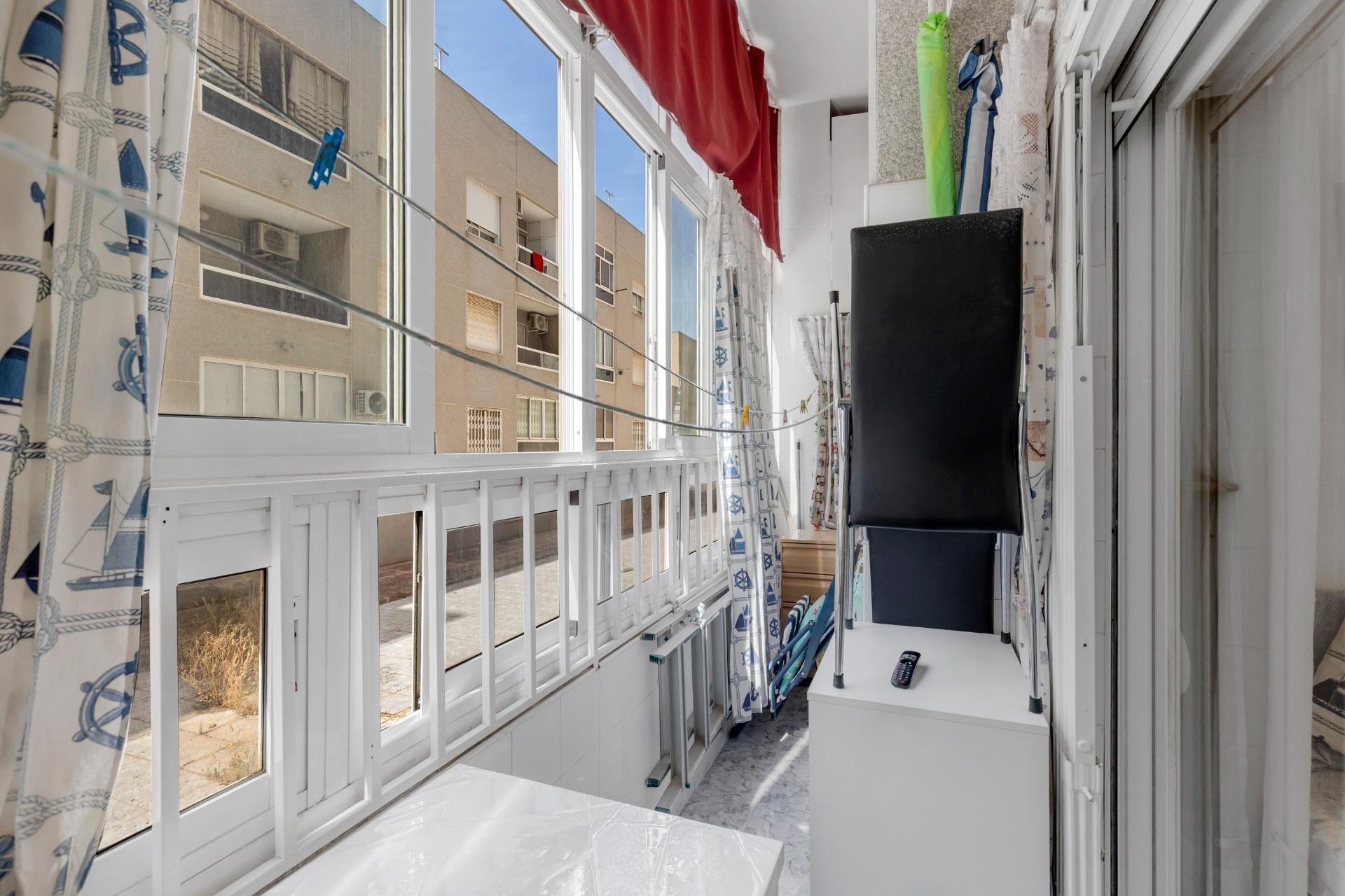 Resale - Apartment / flat -
Torrevieja - Paseo maritimo