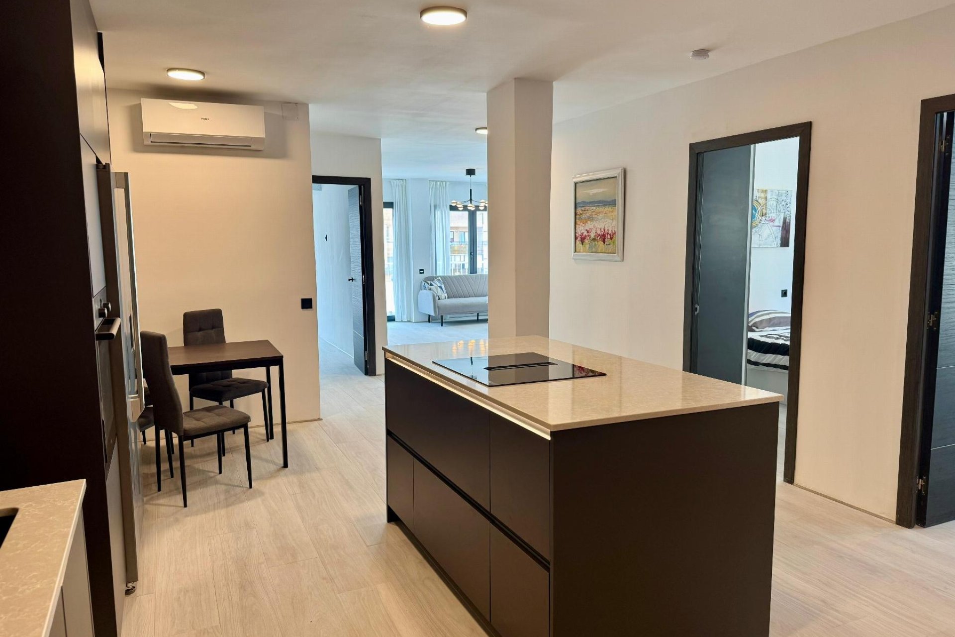 Resale - Apartment / flat -
Torrevieja - Paseo maritimo