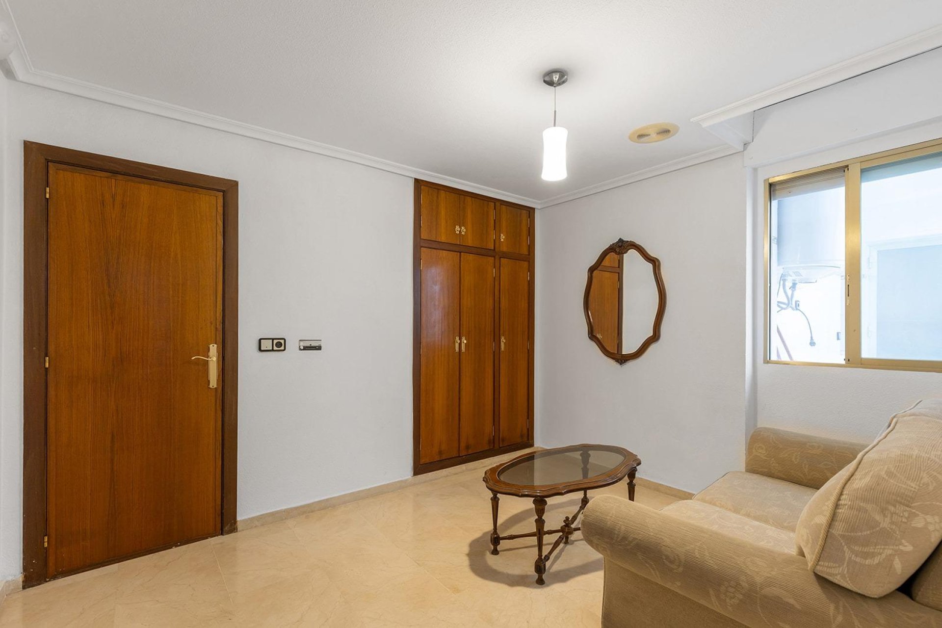 Resale - Apartment / flat -
Torrevieja - Paseo maritimo