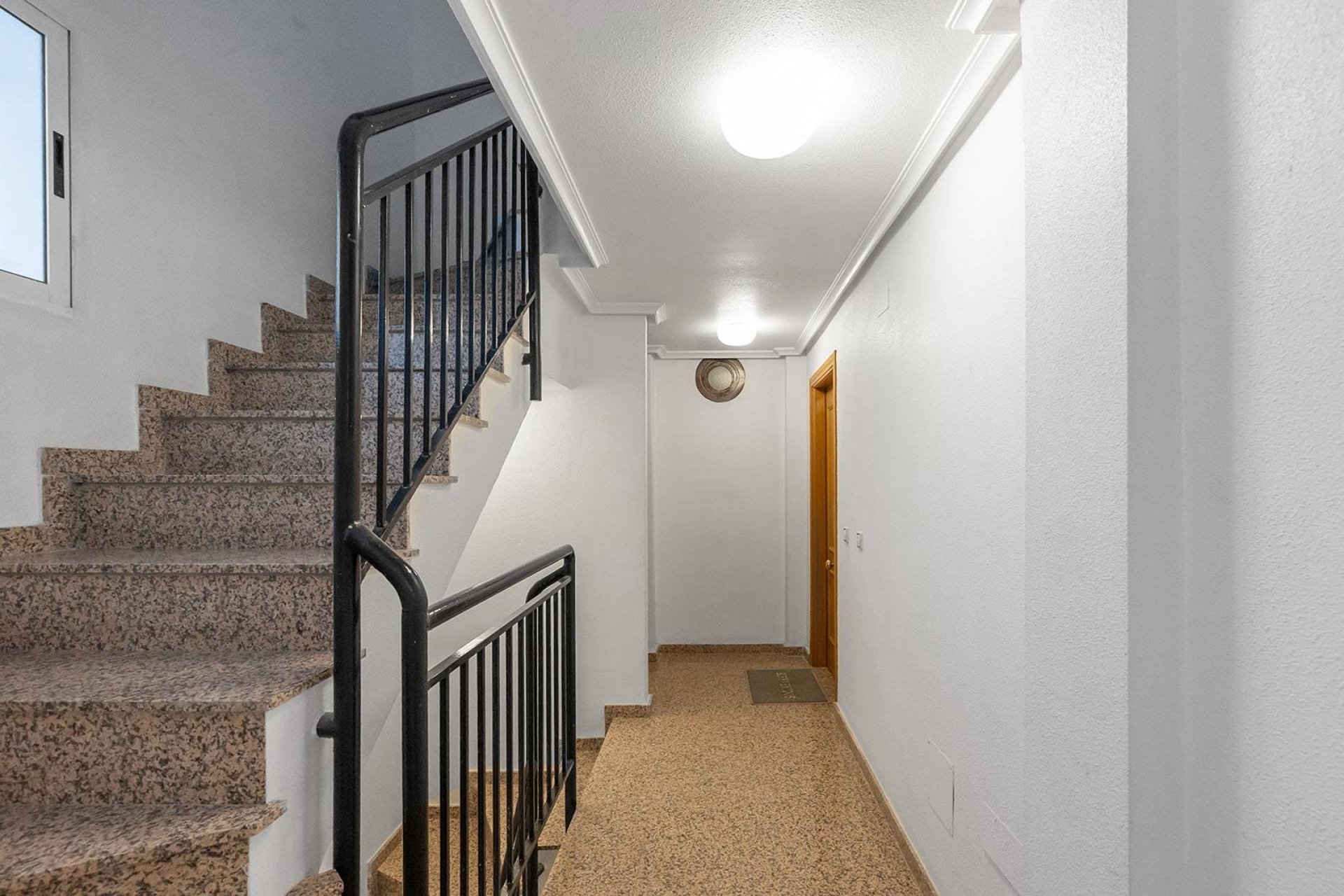 Resale - Apartment / flat -
Torrevieja - Paseo maritimo