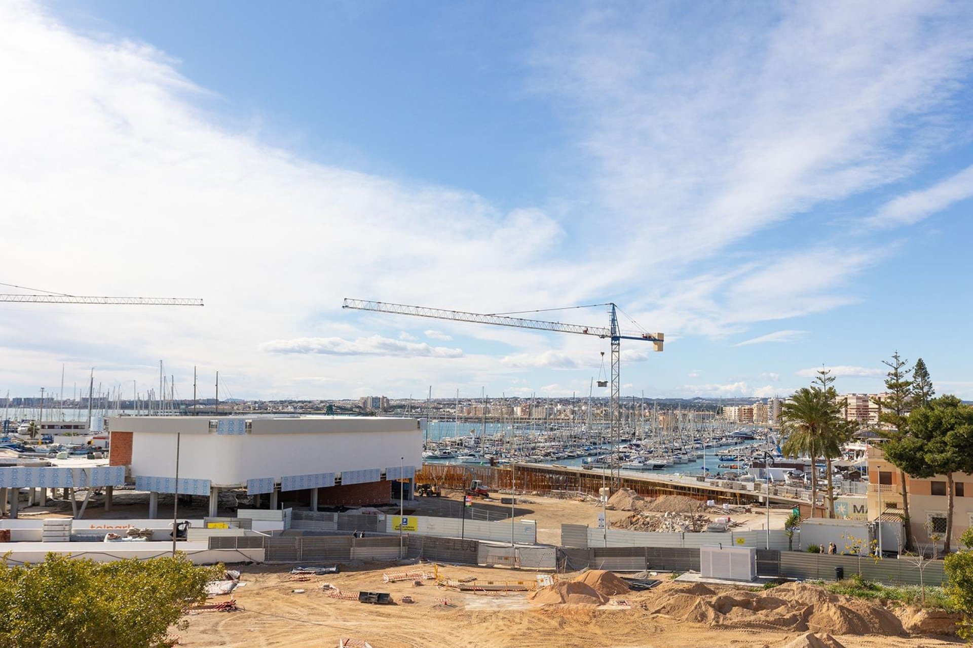 Resale - Apartment / flat -
Torrevieja - Paseo maritimo